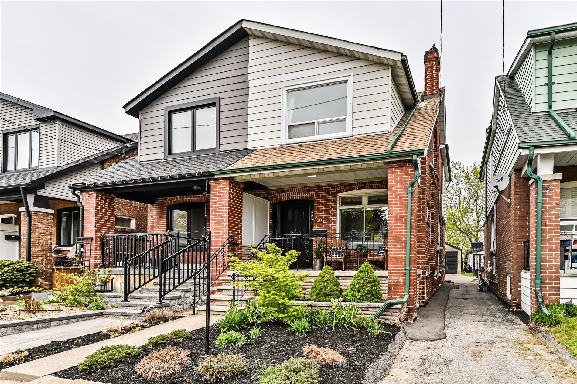 510 Glebeholme Boulevard, Toronto, ON M4C 1V2 photo 2