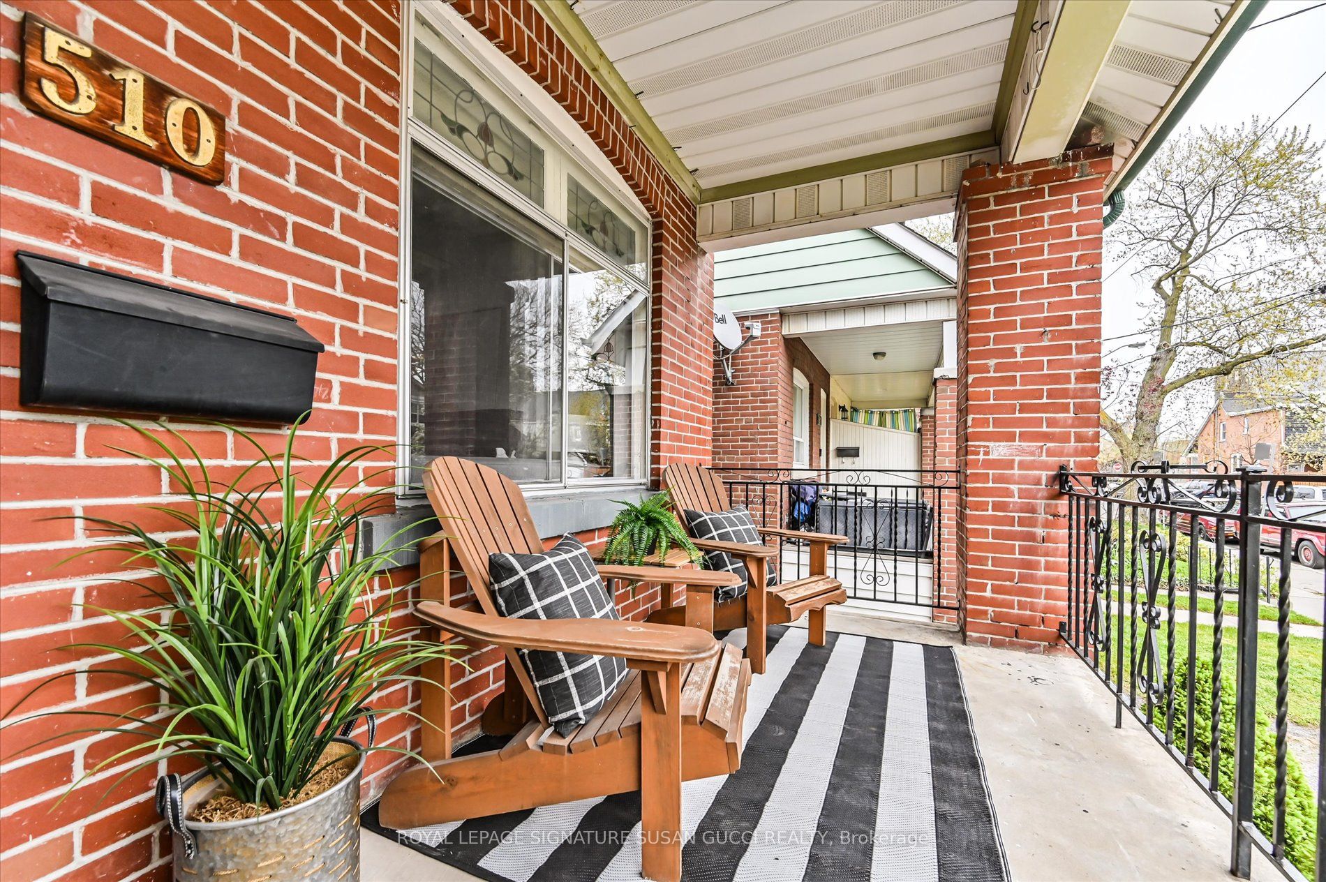 510 Glebeholme Boulevard, Toronto, ON M4C 1V2 photo 3