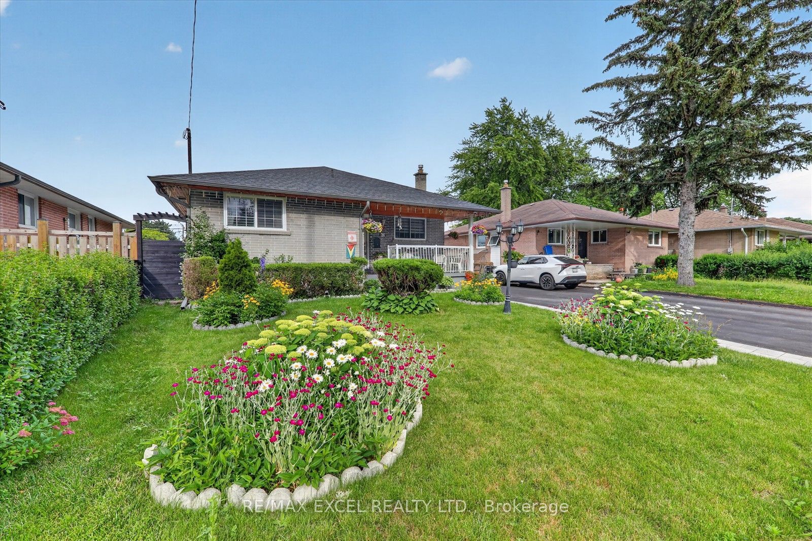 62 Sundance Crescent, Toronto, ON M1G 2M2