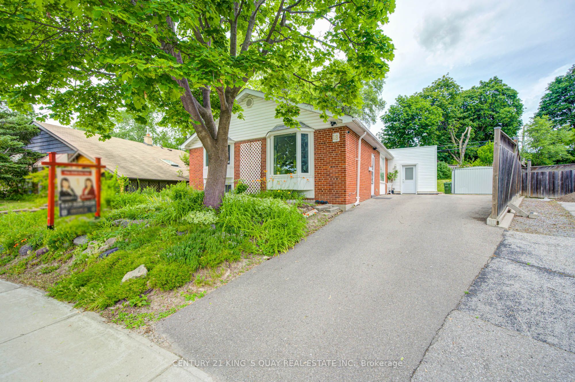 18 Benhur Crescent, Toronto, ON M1H 1P3 photo 2
