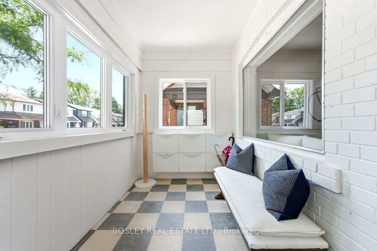 308 Springdale Boulevard, Toronto, ON M4C 2A2 photo 5