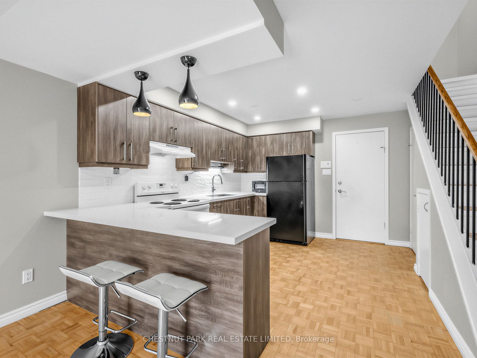 880 Broadview Avenue 3, Toronto, ON M4K 2R1 photo 3