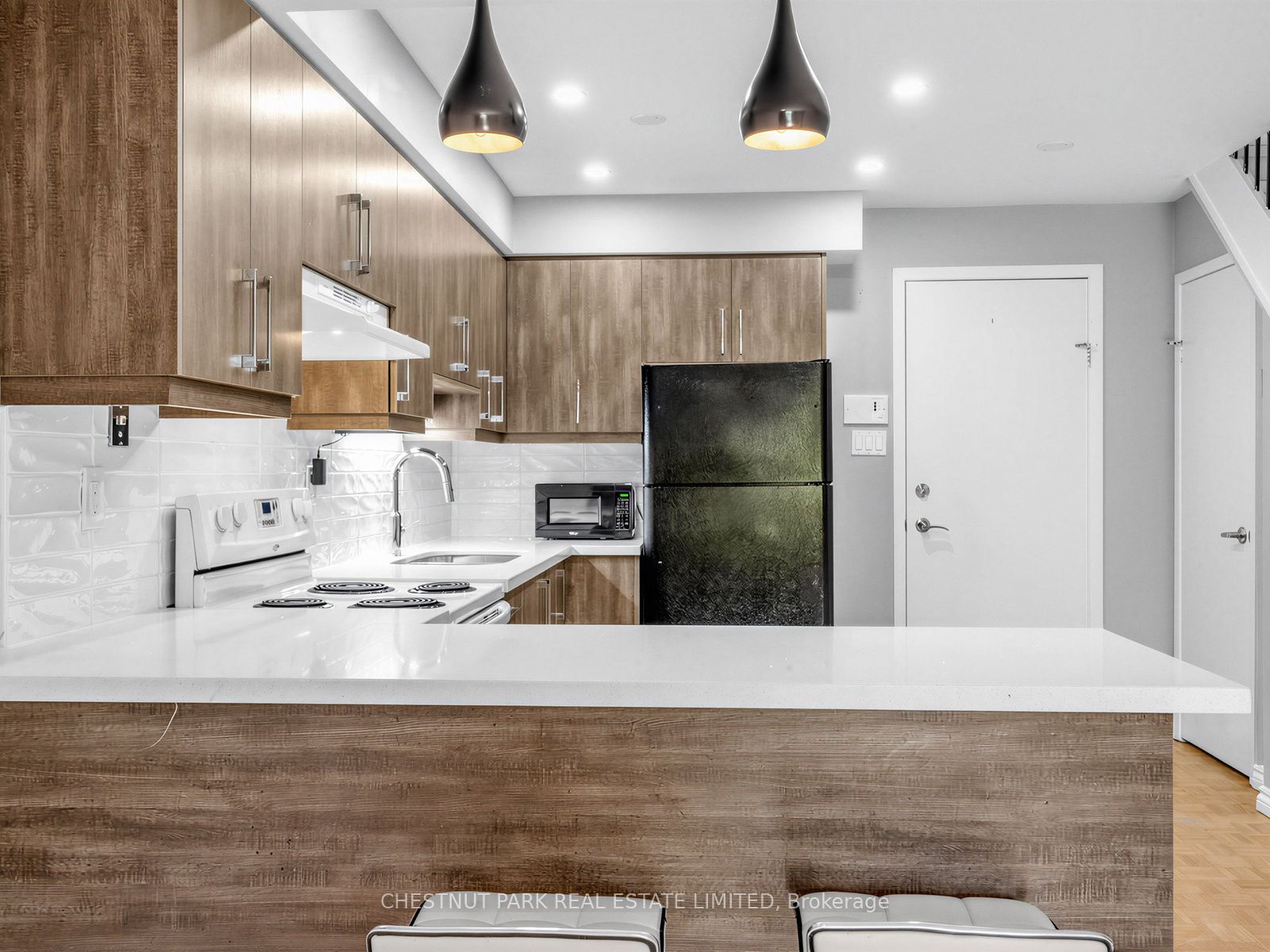 880 Broadview Avenue 3, Toronto, ON M4K 2R1 photo 4