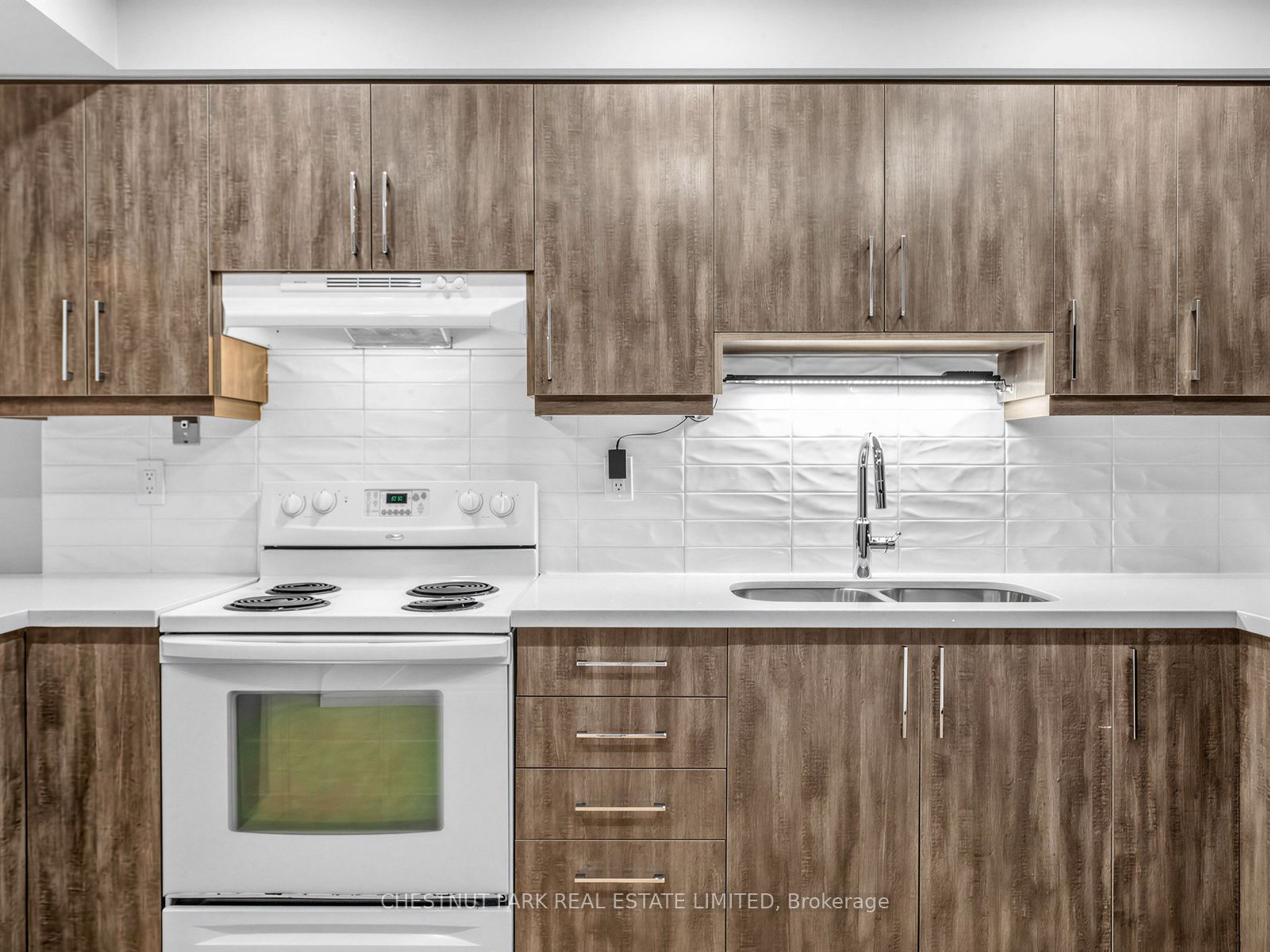 880 Broadview Avenue 3, Toronto, ON M4K 2R1 photo 5