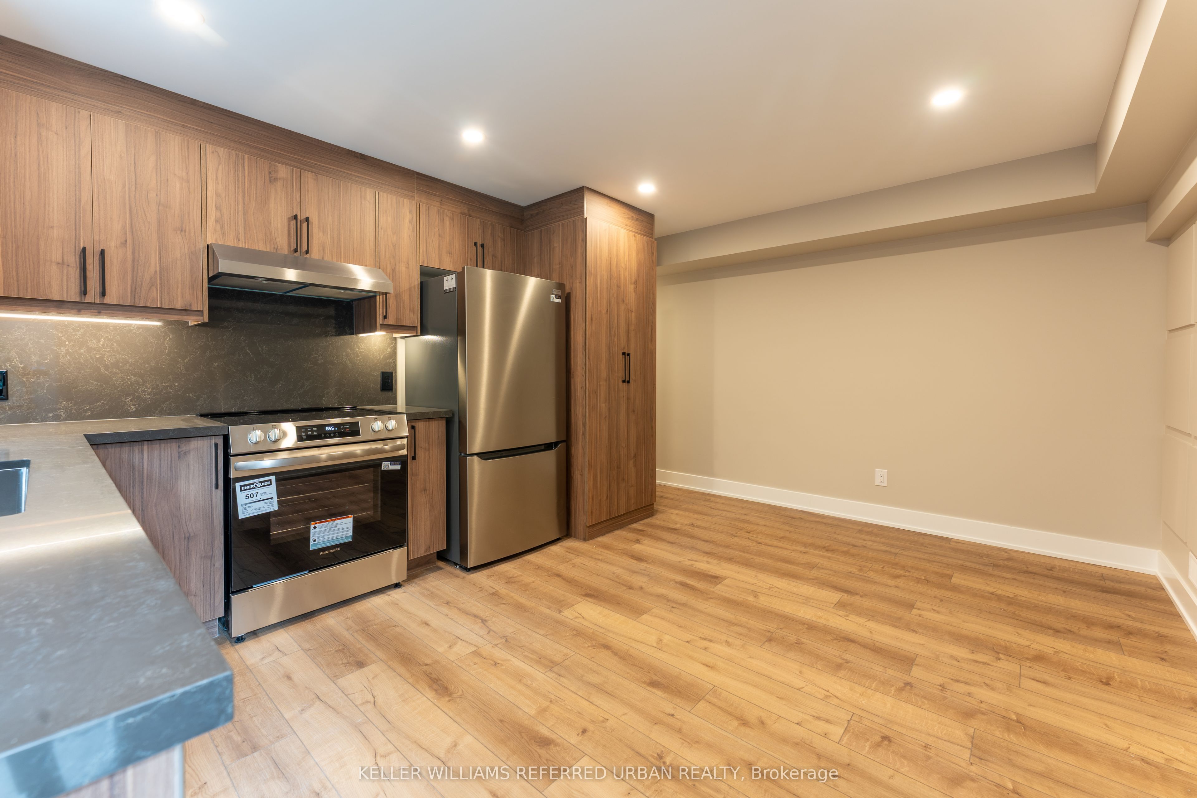 352 Jones Avenue 1, Toronto, ON M4J 3G3 photo 5