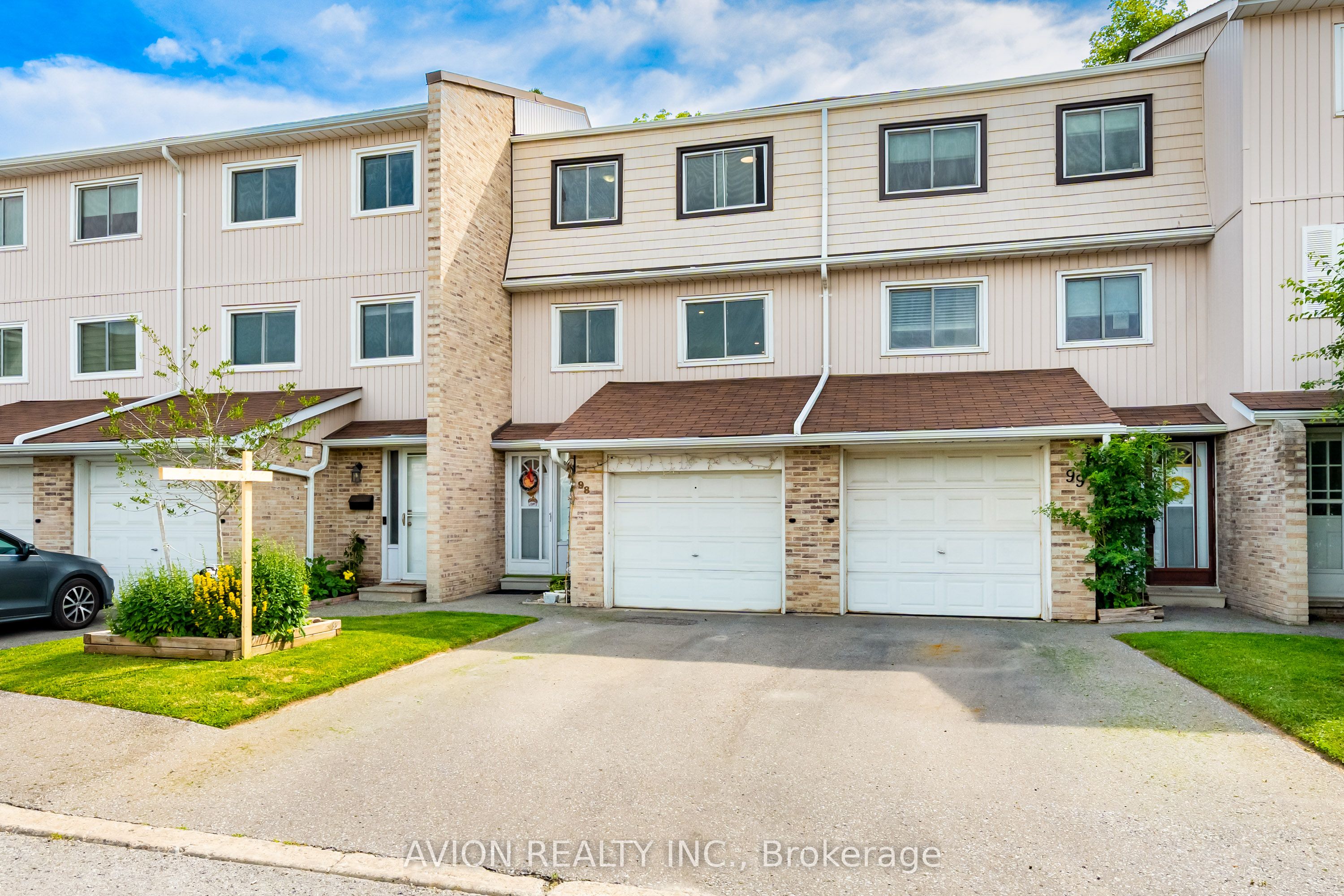 1975 Rosefield Road 98, Pickering, ON L1V 3E3 photo 2