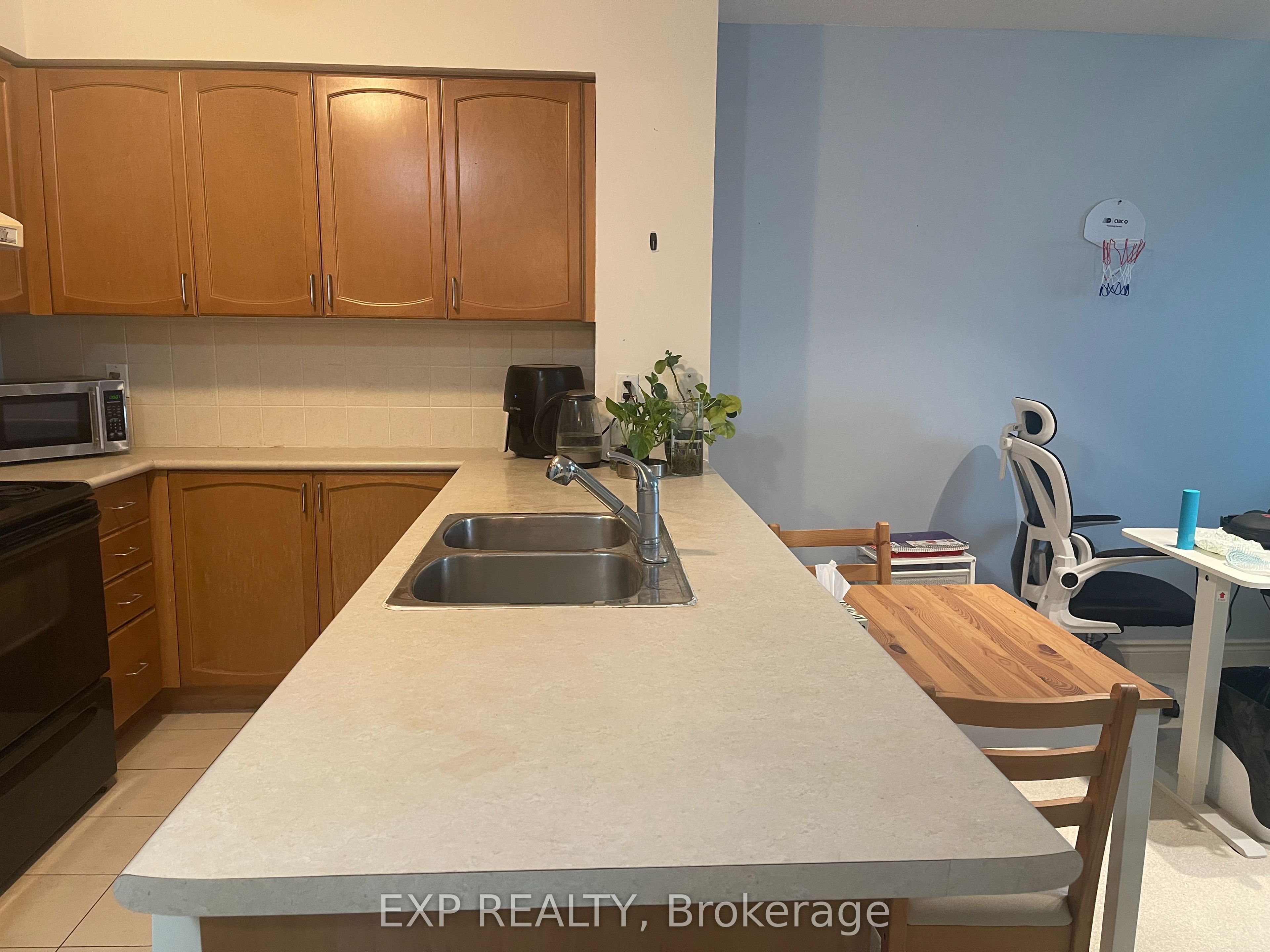 50 Brian Harrison Way 2810, Toronto, ON M1P 5J4 photo 5