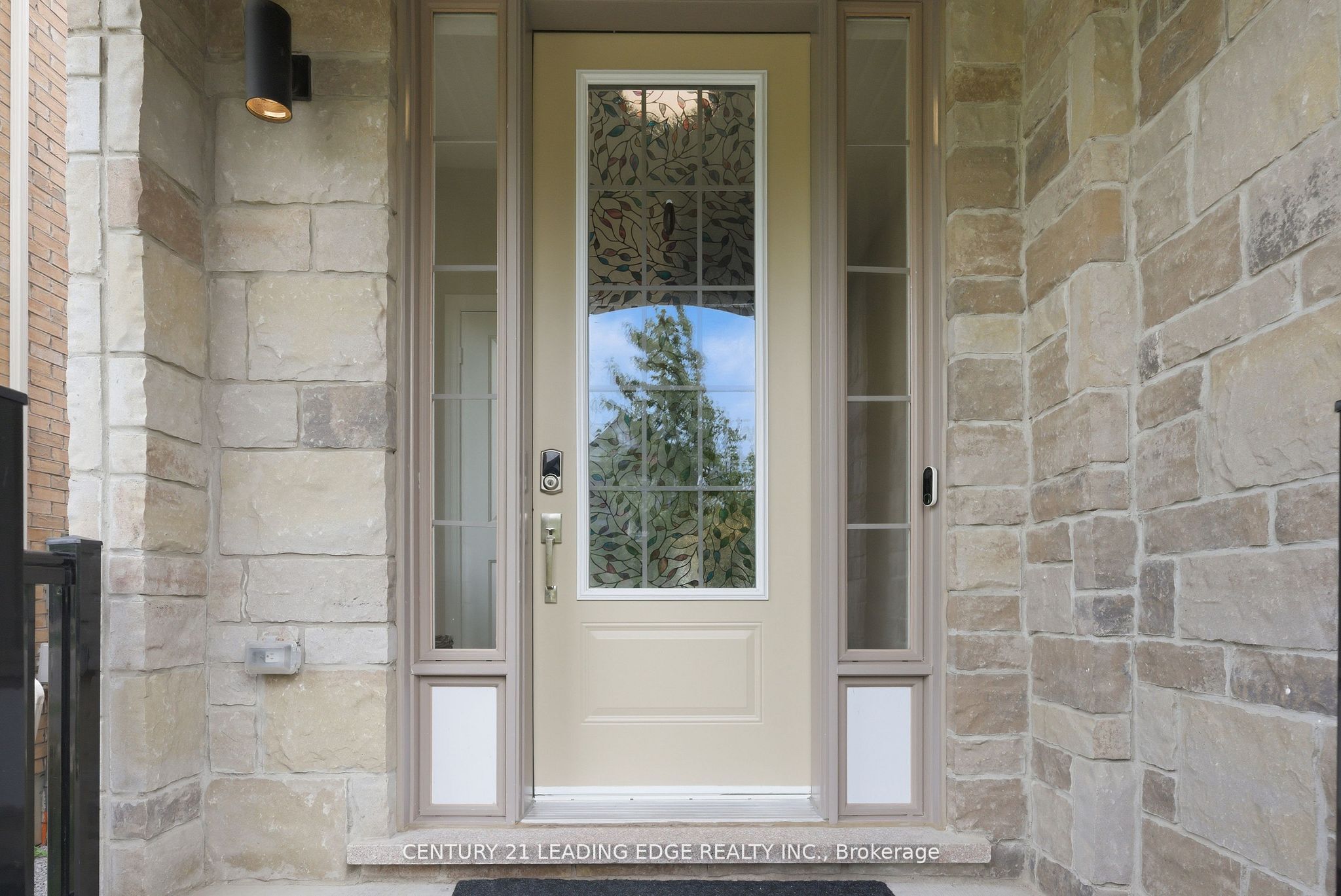 27 Christine Elliott Avenue, Whitby, ON L1P 0B8 photo 3