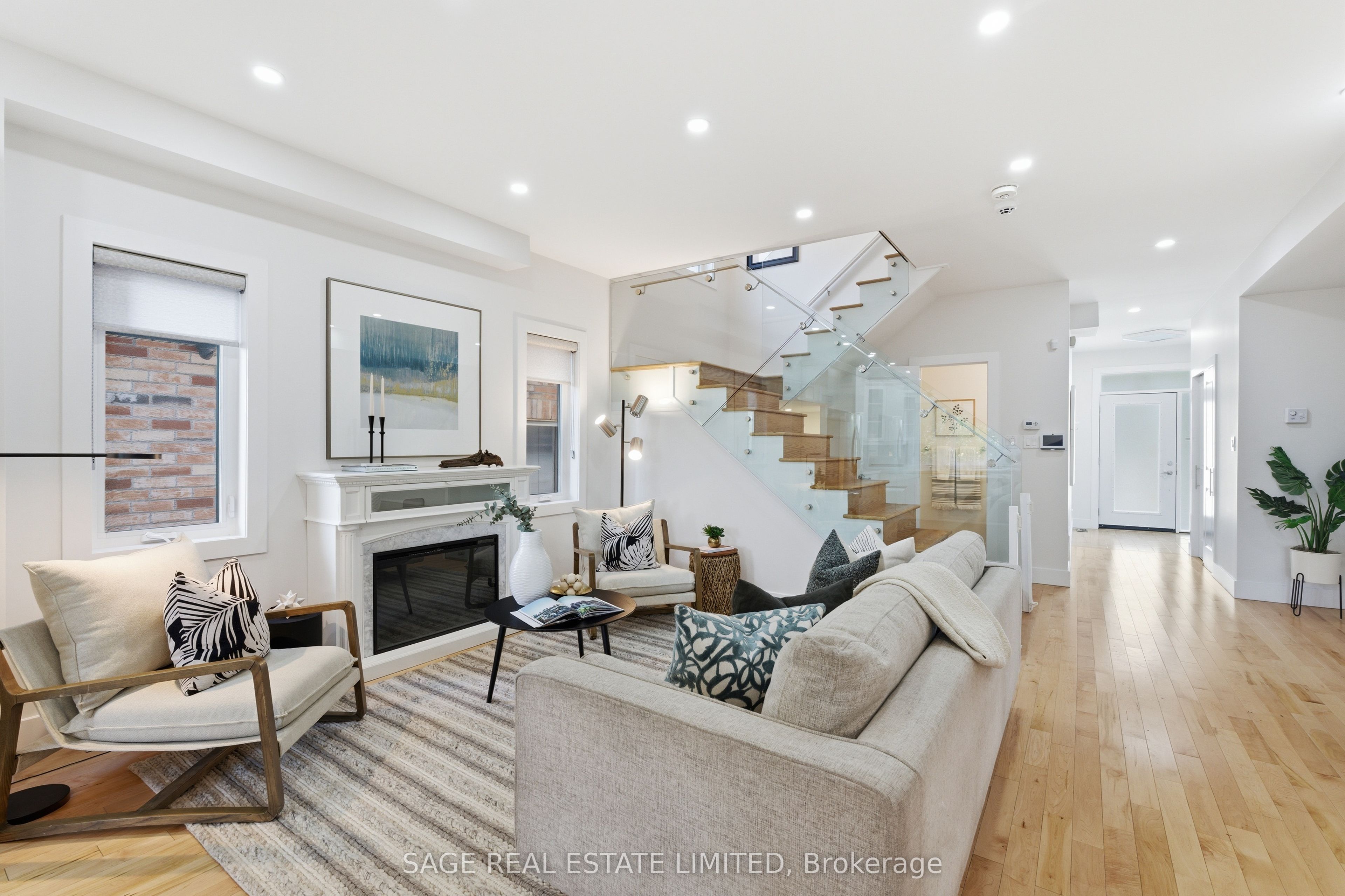 5A Adair Road, Toronto, ON M4B 1V4 photo 3