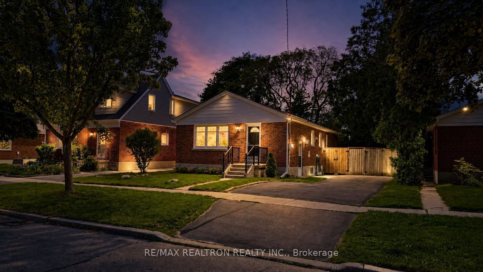 91 Vauxhall Drive, Toronto, ON M1P 1R1
