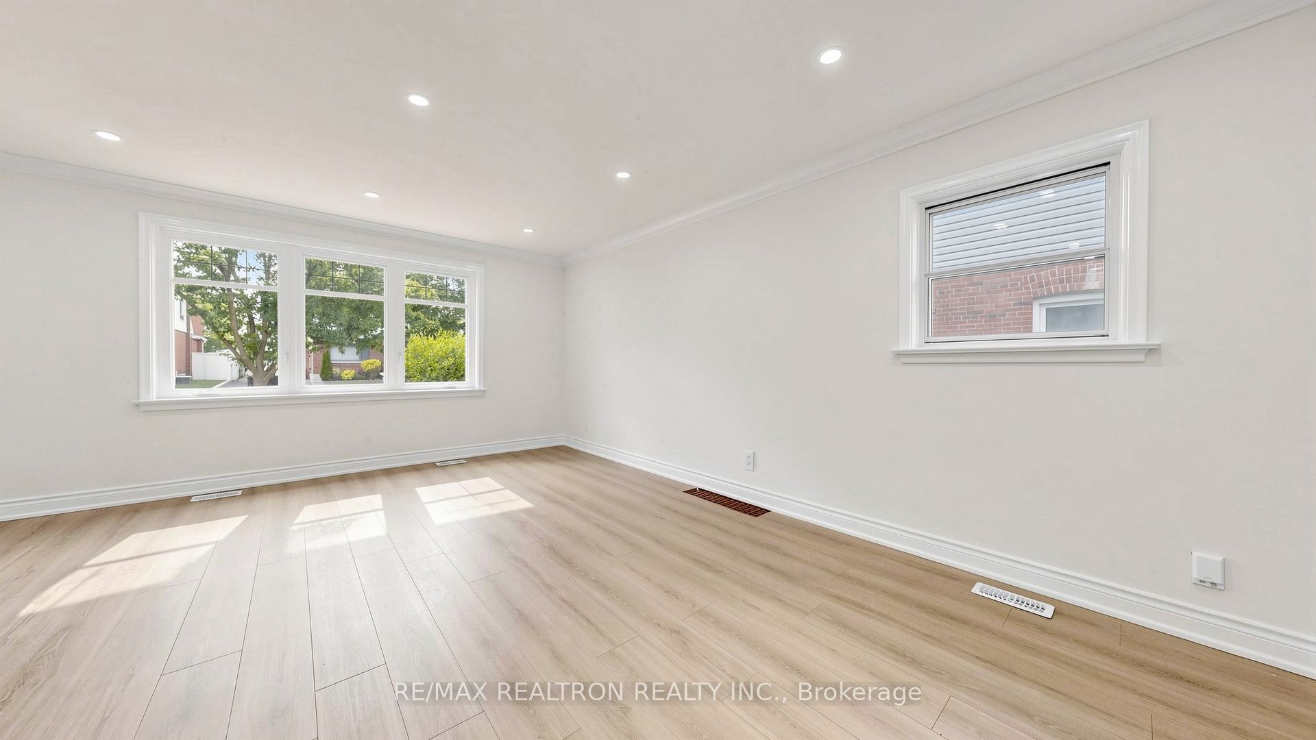 91 Vauxhall Drive, Toronto, ON M1P 1R1 photo 5