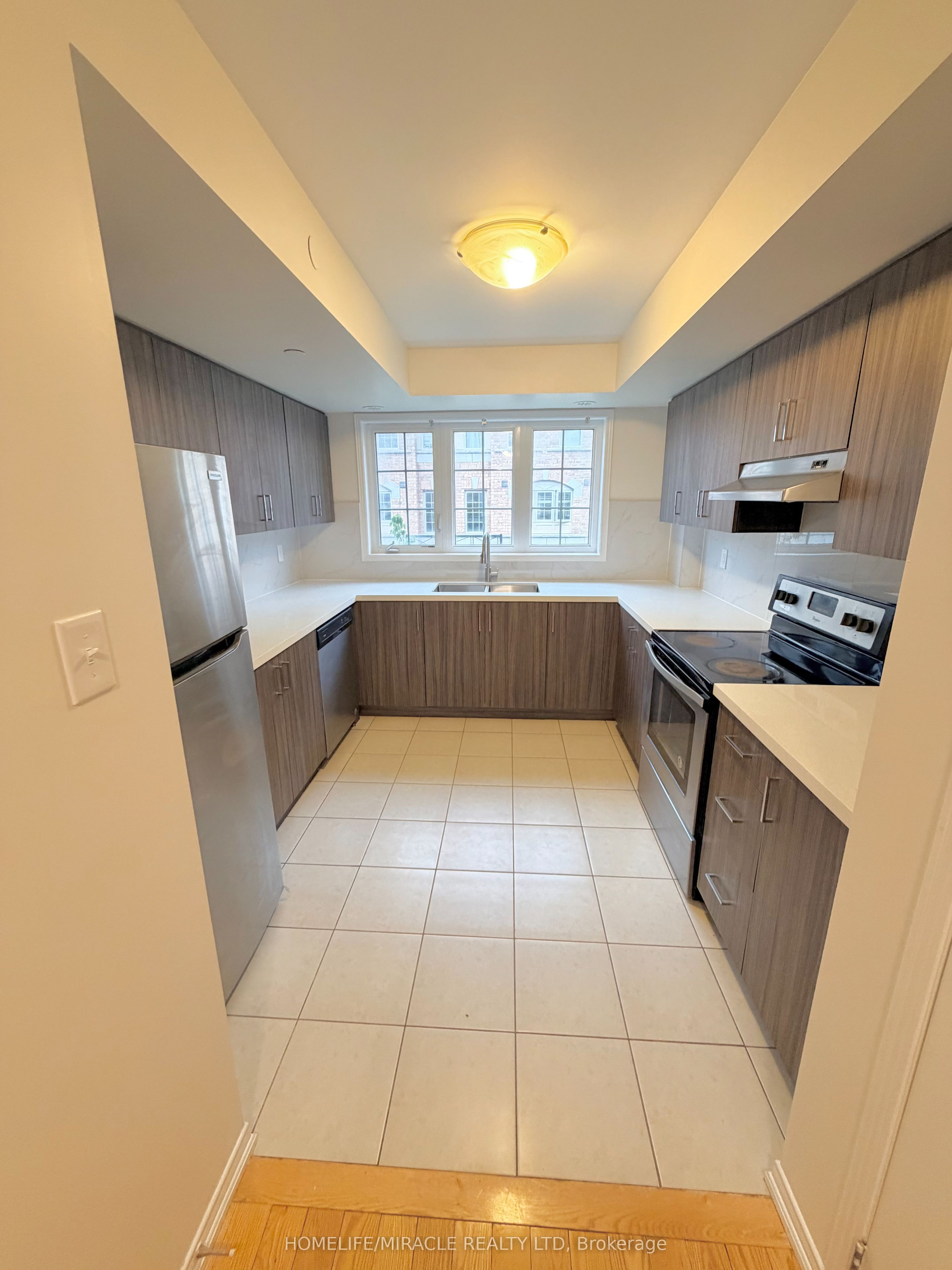 35 Glenstal Path 265, Oshawa, ON L1L 0L2 photo 3