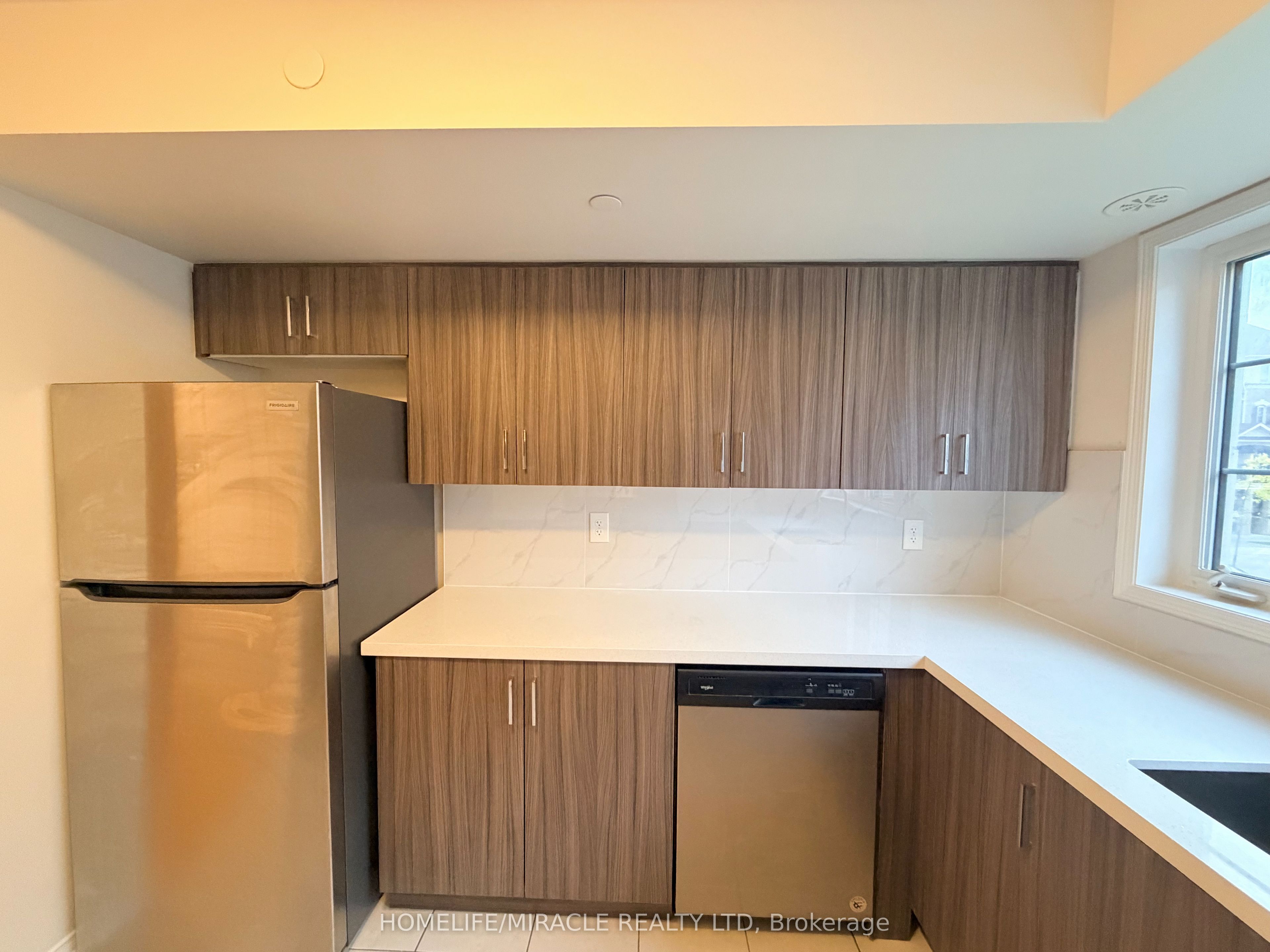 35 Glenstal Path 265, Oshawa, ON L1L 0L2 photo 4
