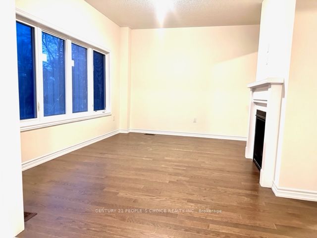 303 Fleetwood Drive, Oshawa, ON L1K 3G2 photo 3