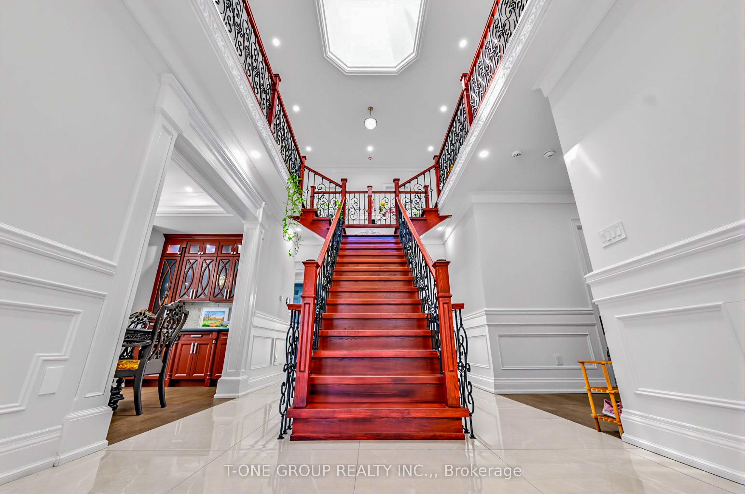 70 Scarborough Heights Boulevard, Toronto, ON M1M 2V4 photo 4