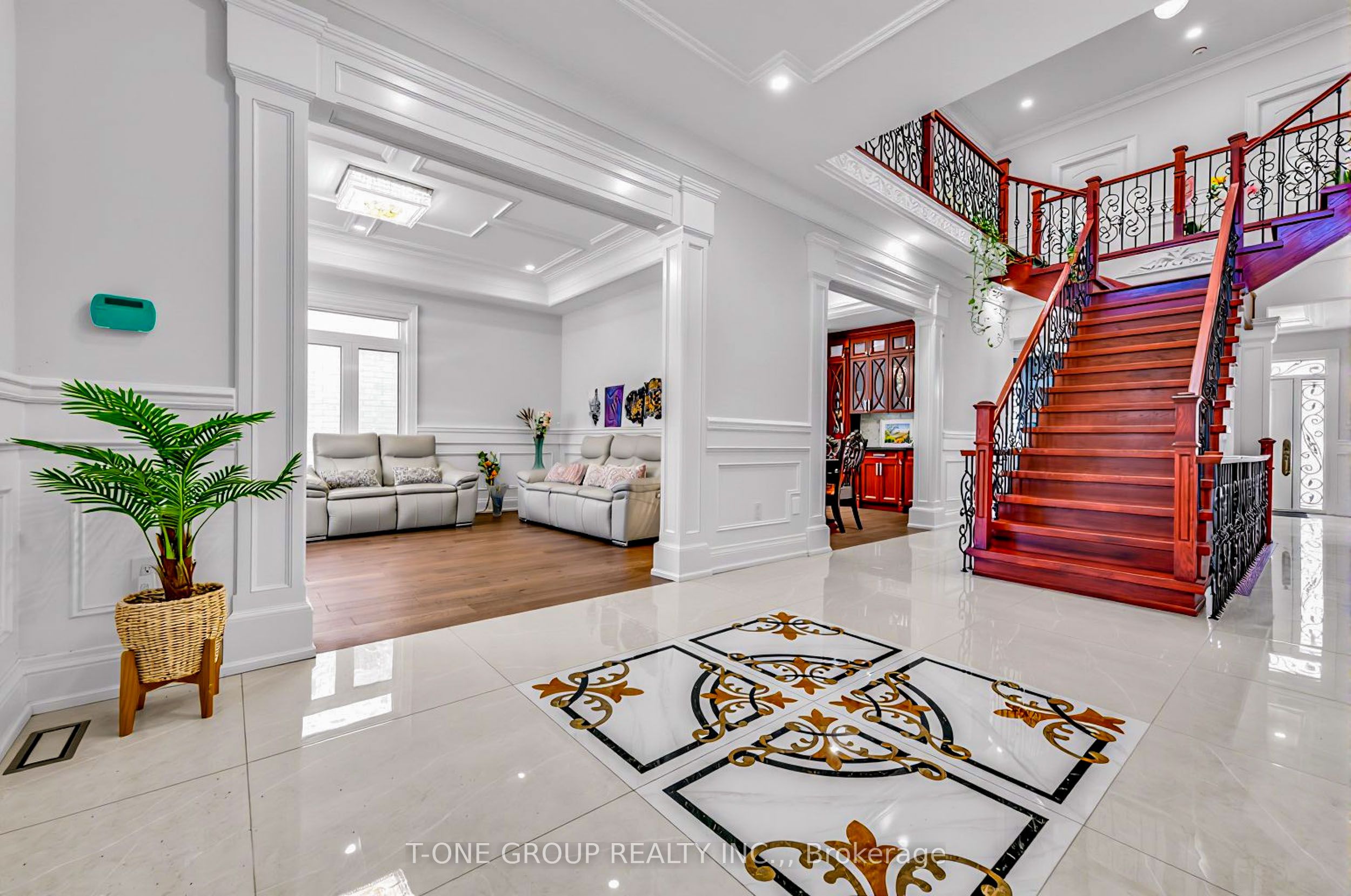 70 Scarborough Heights Boulevard, Toronto, ON M1M 2V4 photo 5