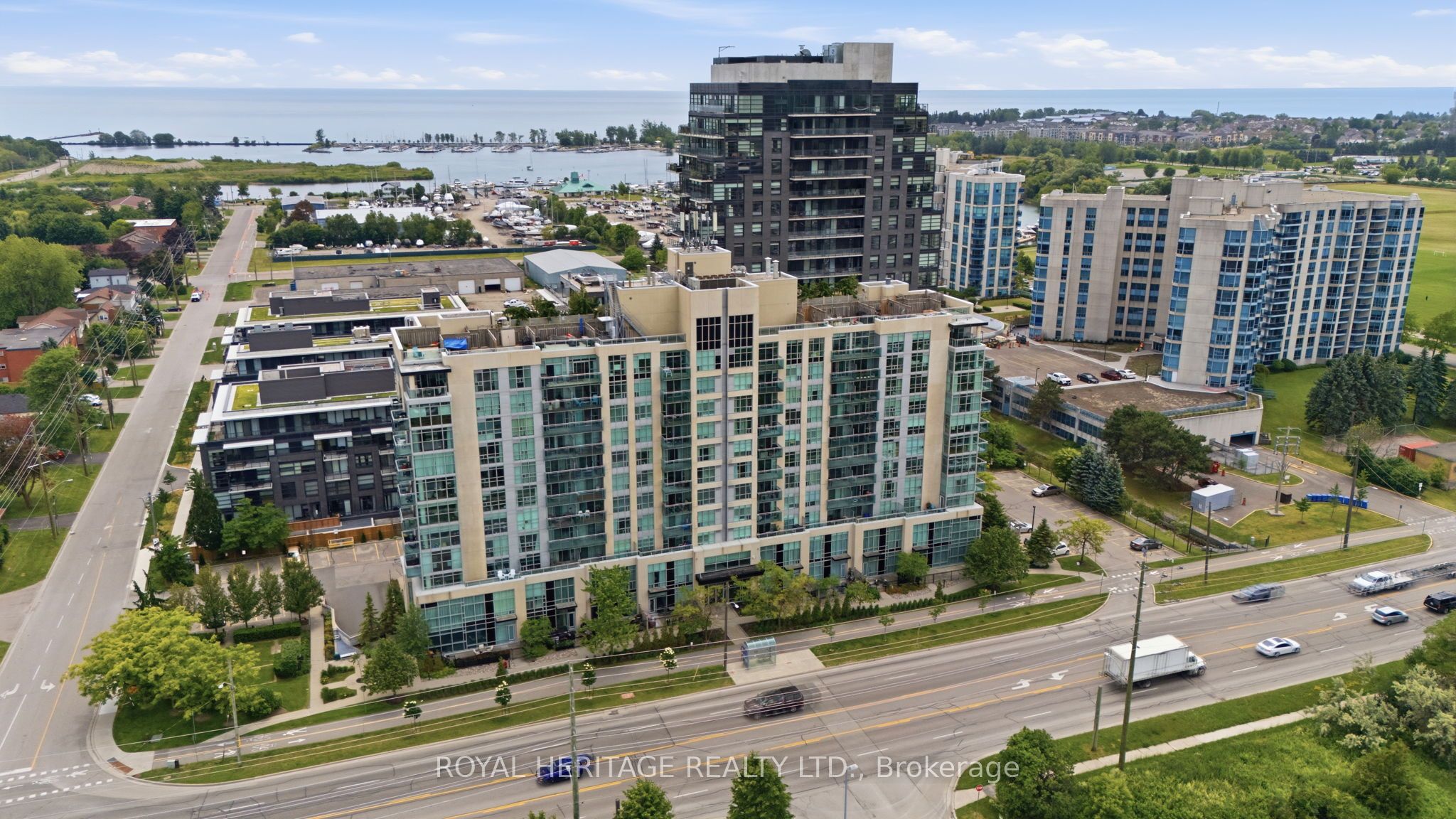 1600 Charles Street 311, Whitby, ON L1N 0G4 photo 2