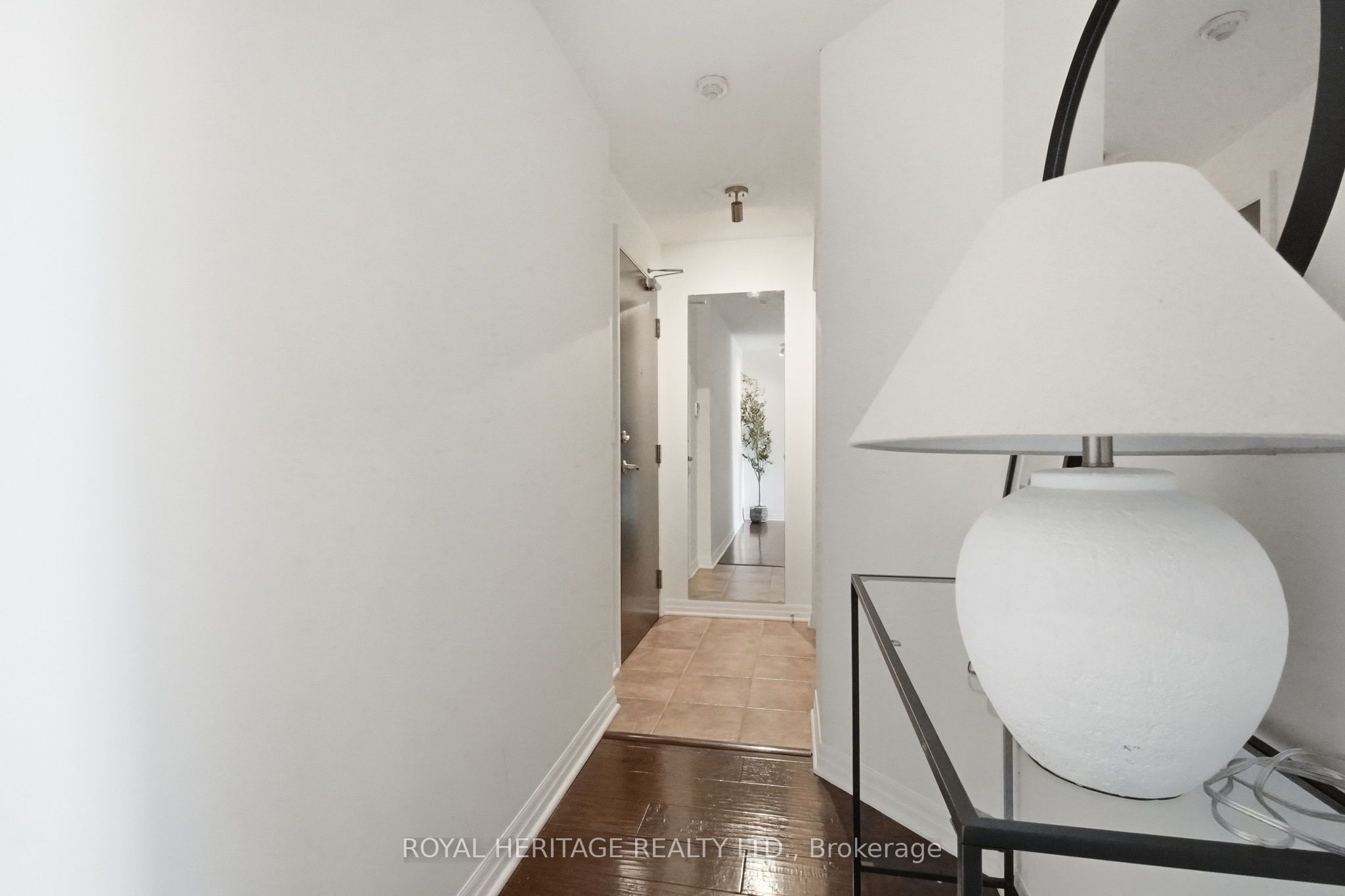 1600 Charles Street 311, Whitby, ON L1N 0G4 photo 4