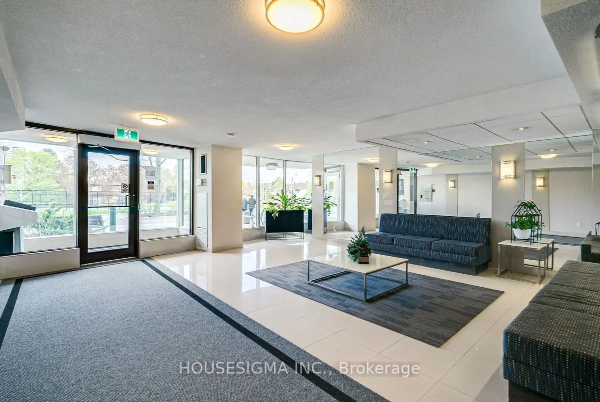 55 Huntingdale Boulevard 1804, Toronto, ON M1W 2N9 photo 2