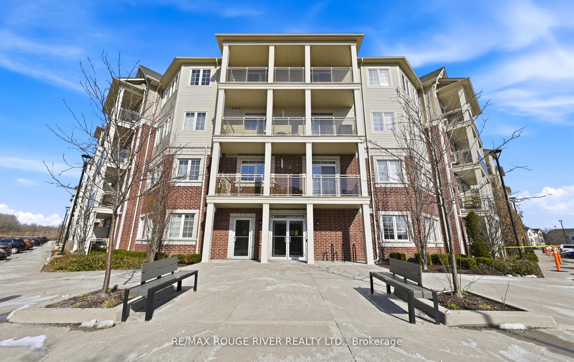 84 Aspen Springs Drive 106, Clarington, ON L1C 0V3 photo 2