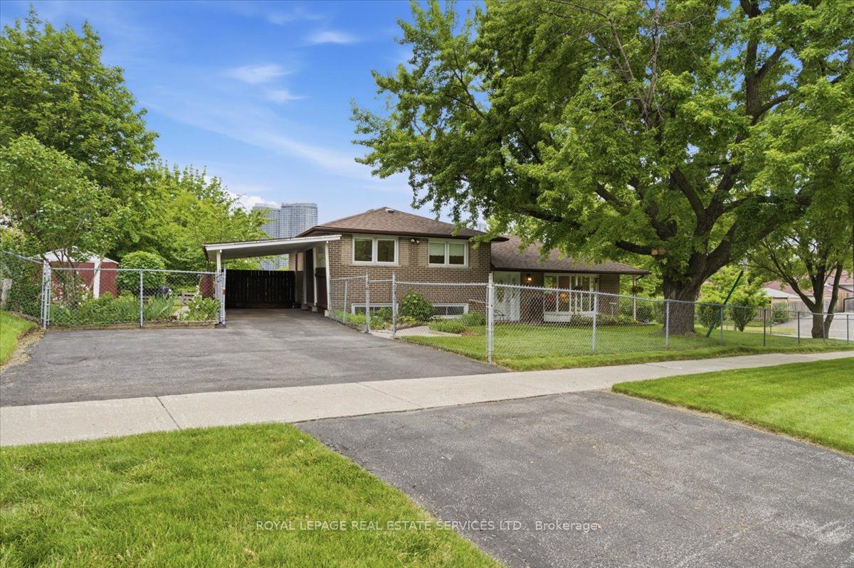 1 Rosegrove Place, Toronto, ON M1S 1W5