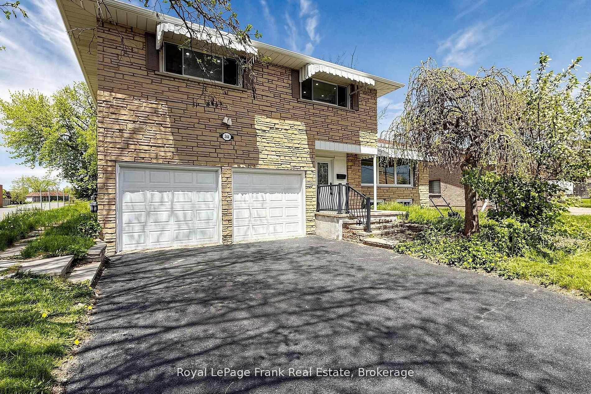 344 Rossland Road E, Oshawa, ON L1G 2X1