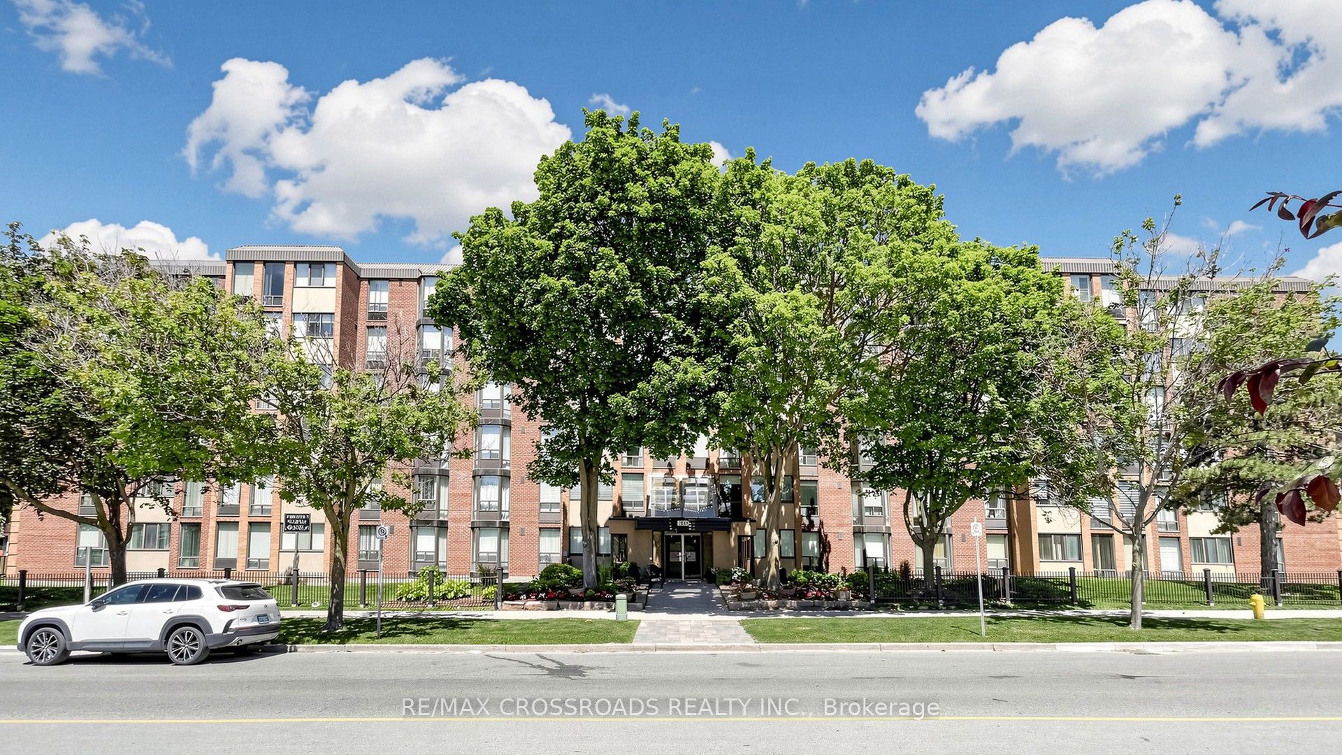 1530 Pickering Parkway 206, Pickering, ON L1V 3V8 photo 4