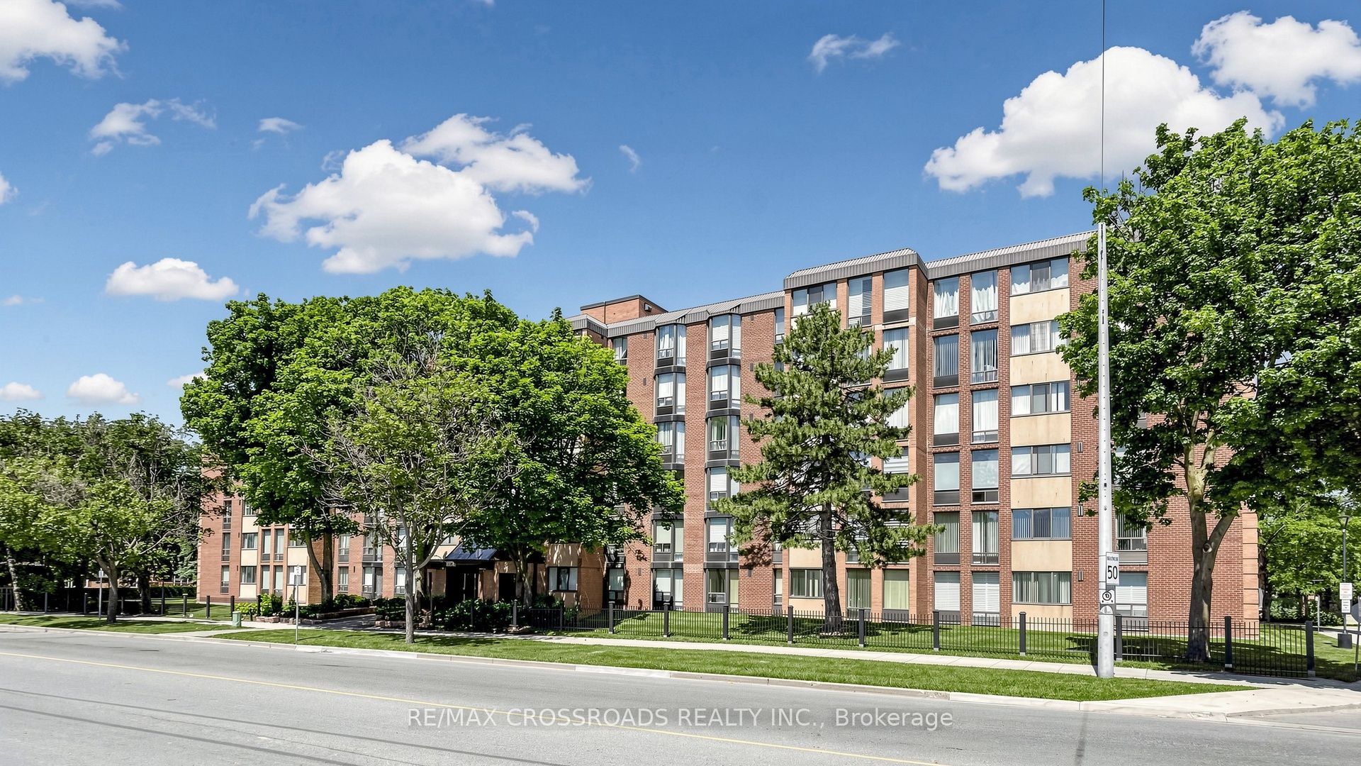 1530 Pickering Parkway 206, Pickering, ON L1V 3V8 photo 5