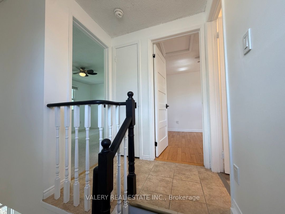 1460 O'Hara Court Main, Oshawa, ON L1J 8A7 photo 2