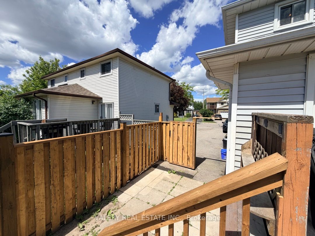 1460 O'Hara Court Lower, Oshawa, ON L1J 8A7 photo 5