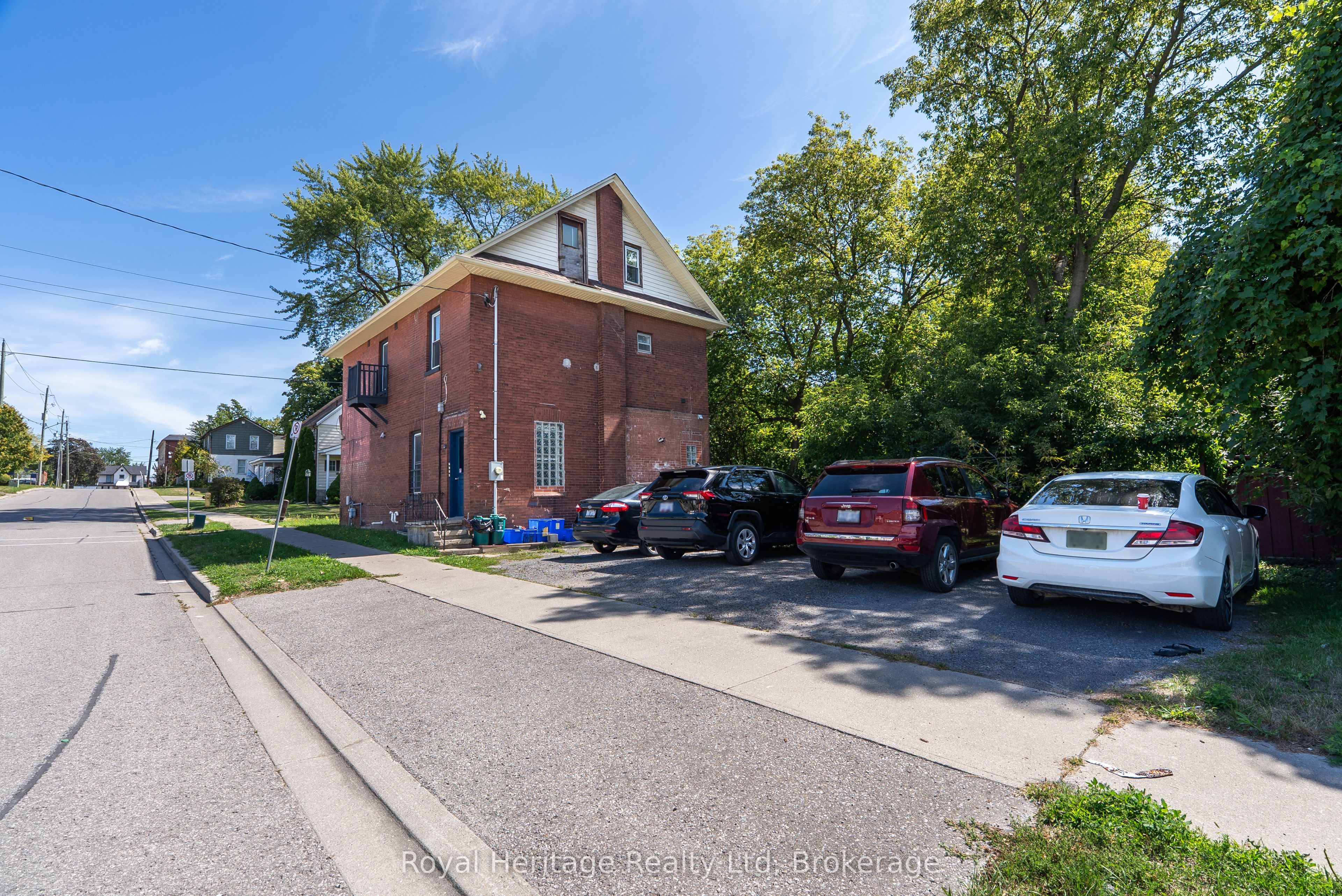 394 Centre Street S, Oshawa, ON L1H 4B9 photo 4