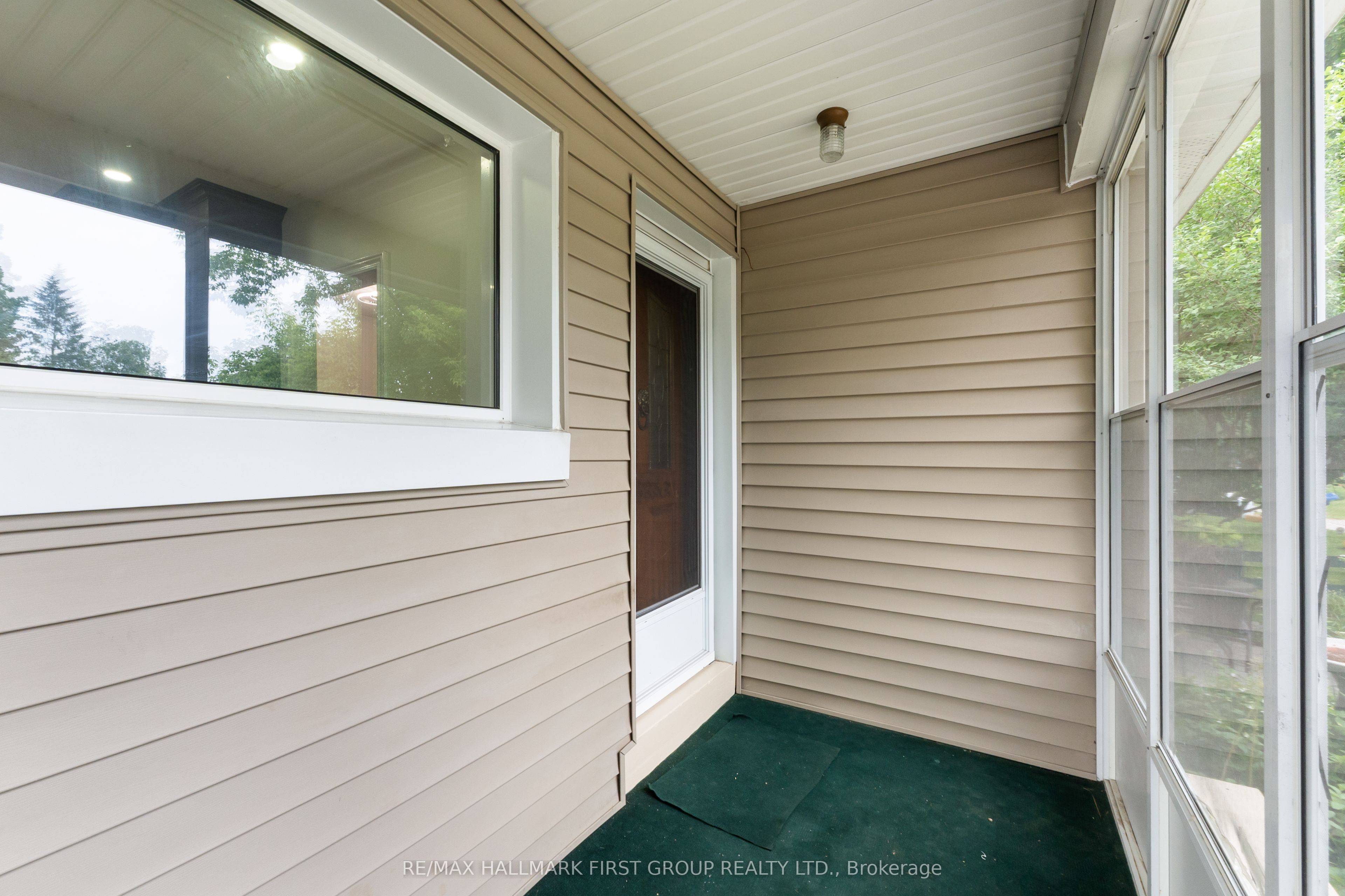 945 Donovan Crescent, Whitby, ON L1N 3G4 photo 3