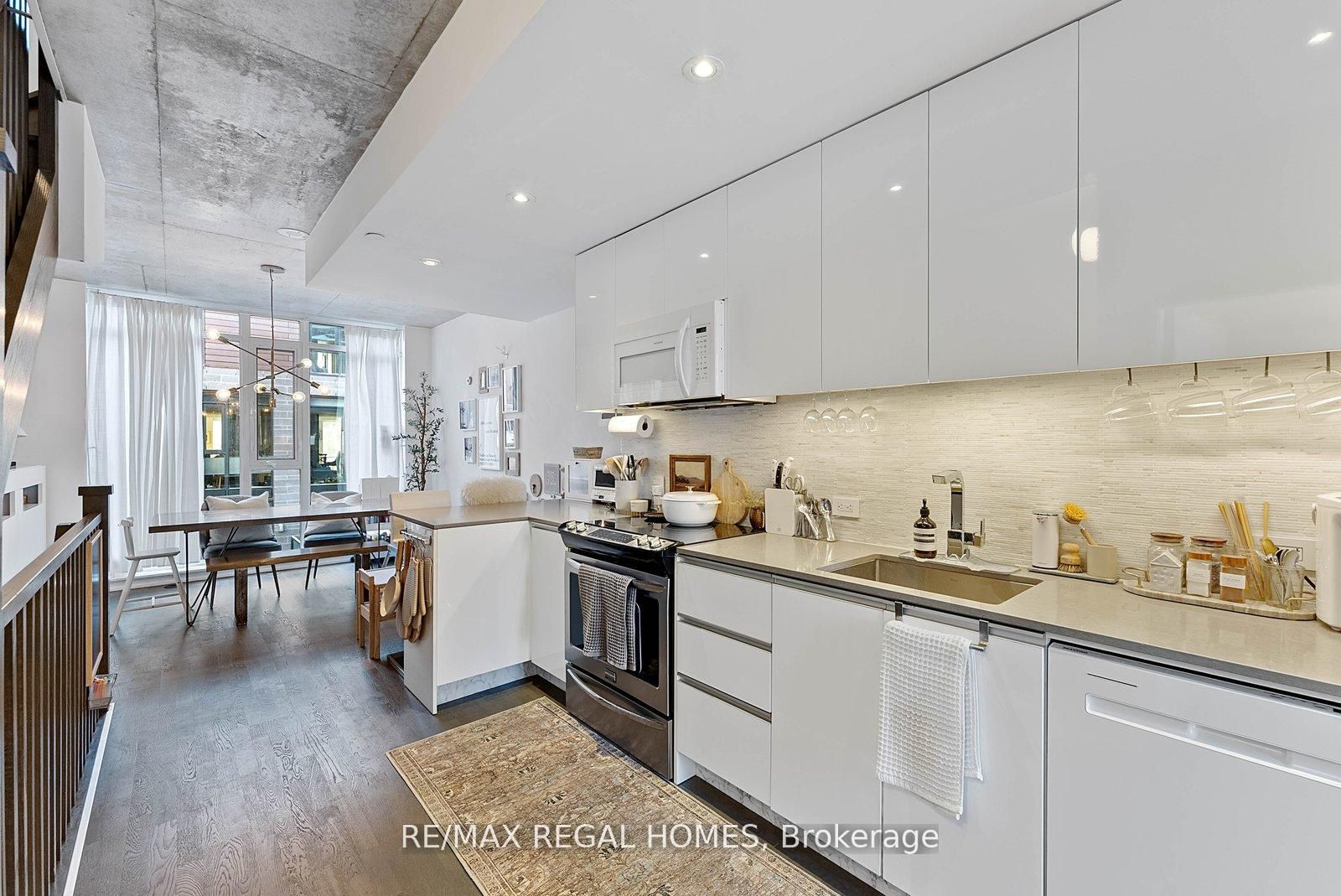 1238 Dundas Street E TH110, Toronto, ON M4M 0C6 photo 5