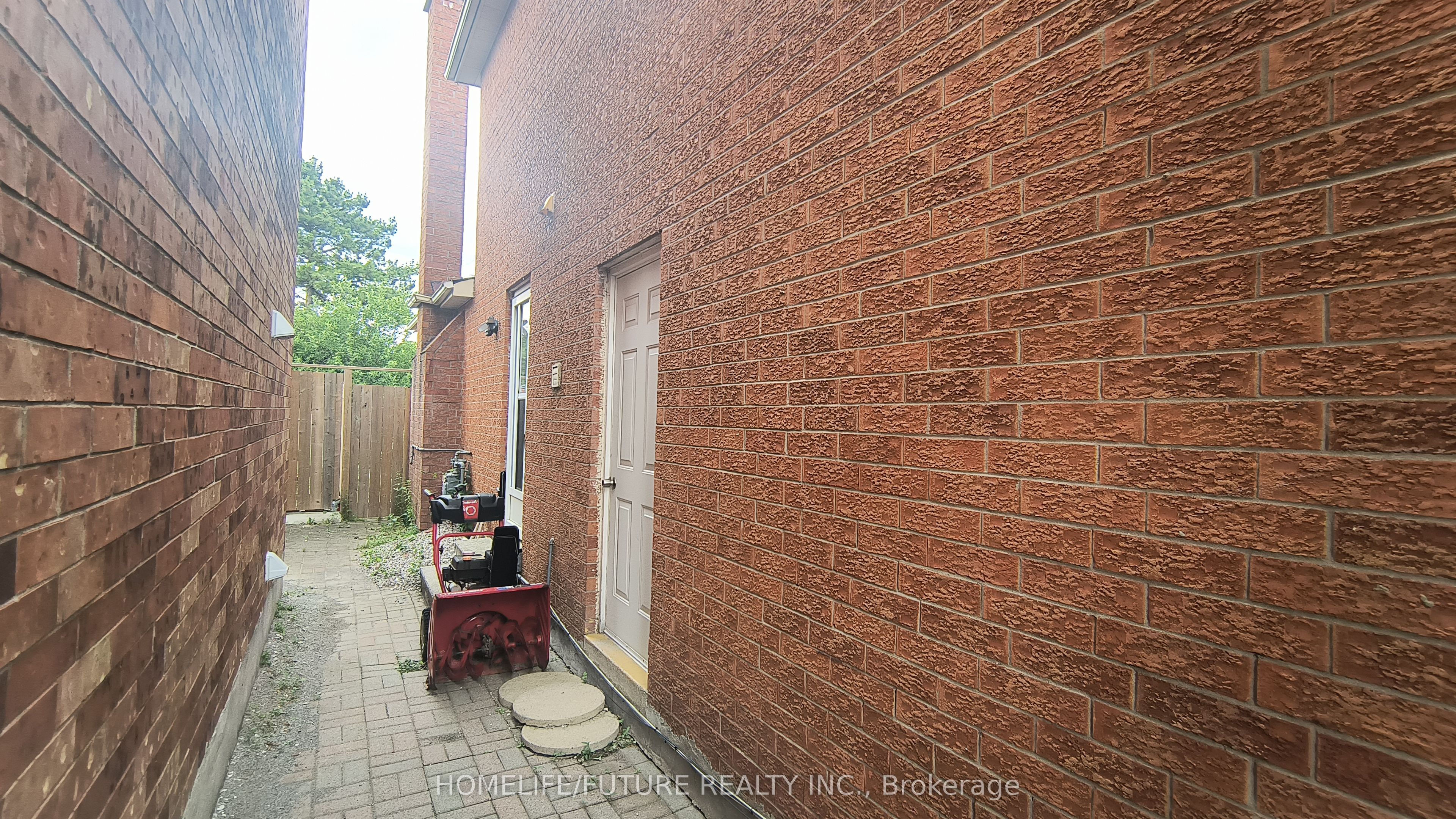 79 Carisbrooke Square Bsmt, Toronto, ON M1B 4M6 photo 2