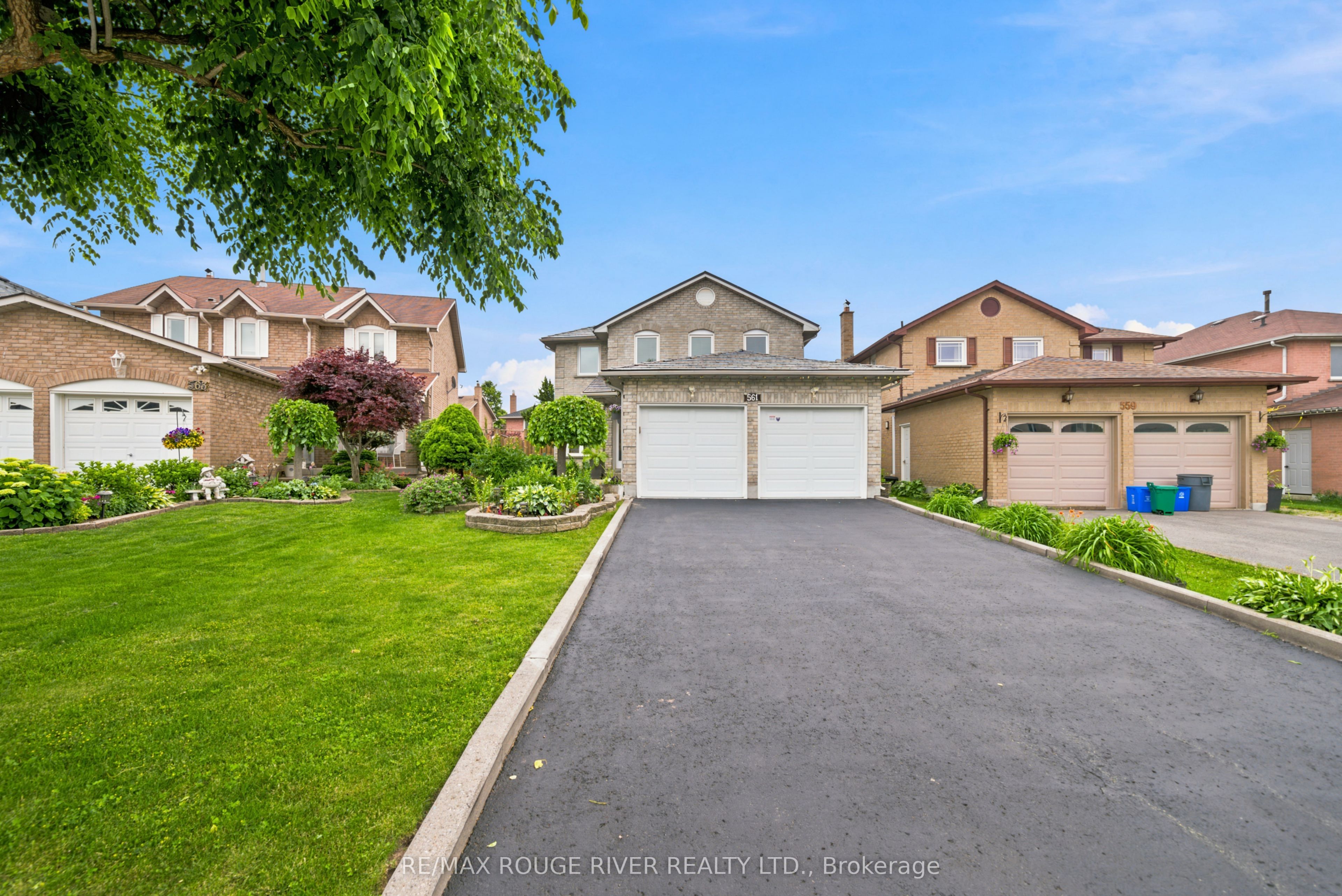 561 Cattail Court, Pickering, ON L1V 6A2 photo 4