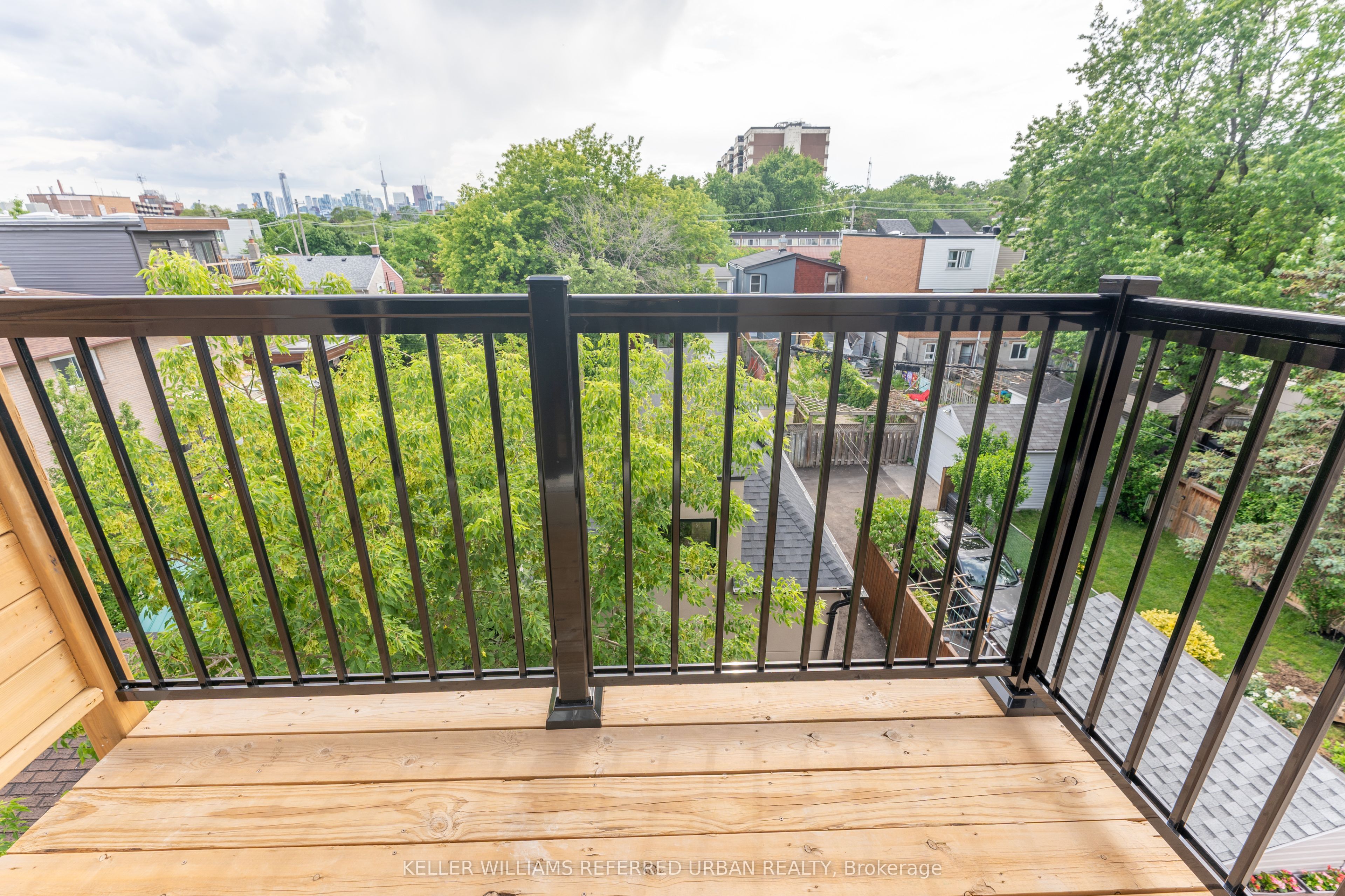 352 Jones Avenue 4, Toronto, ON M4J 3G3 photo 4