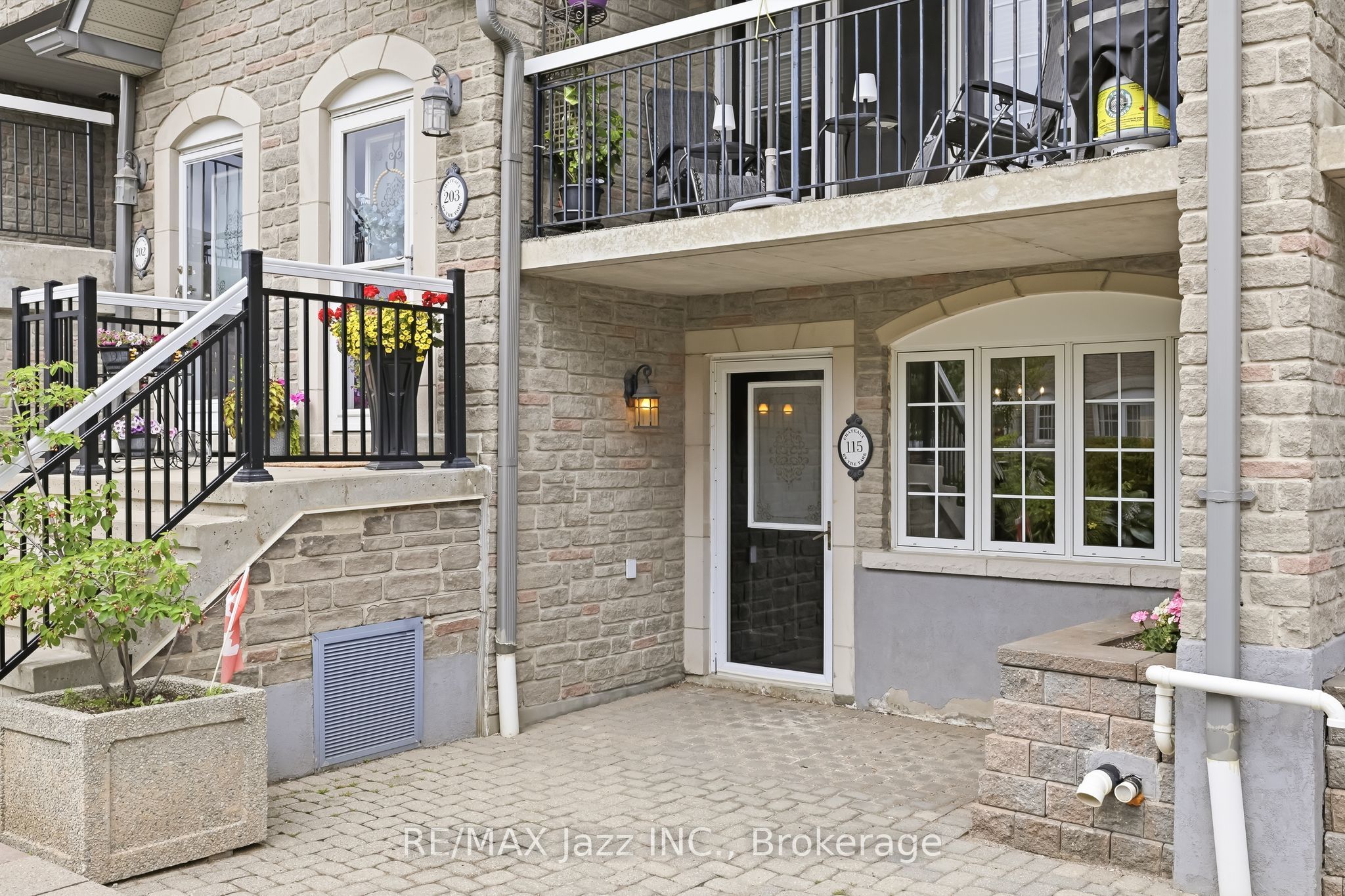 1995 Royal Road 115, Pickering, ON L1V 6V9 photo 3
