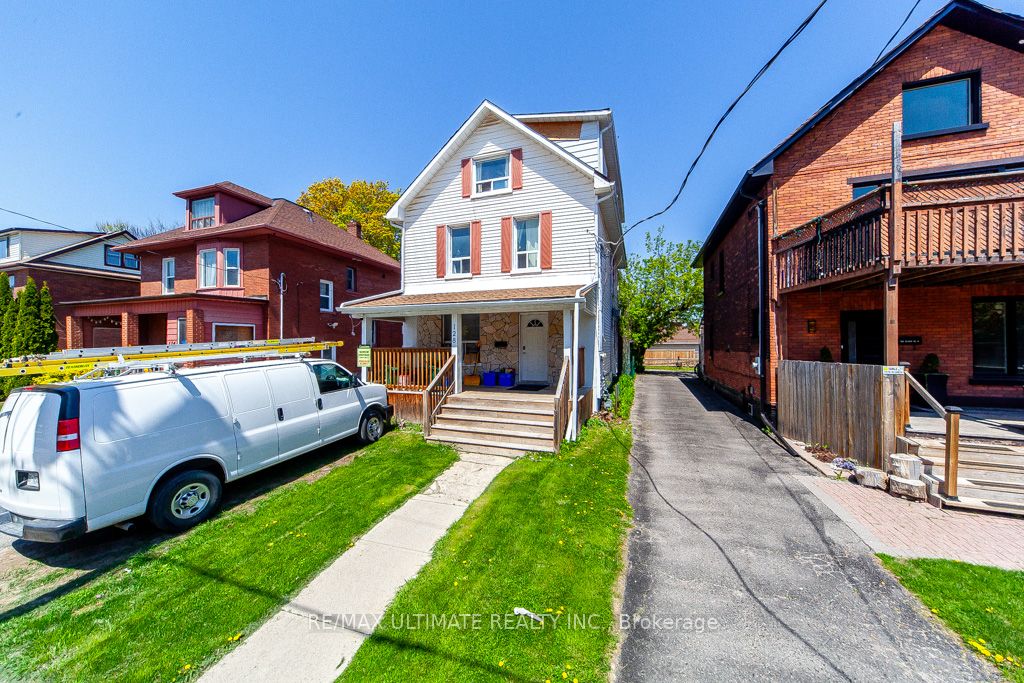 128 Elgin Street E, Oshawa, ON L1G 1T3 photo 2