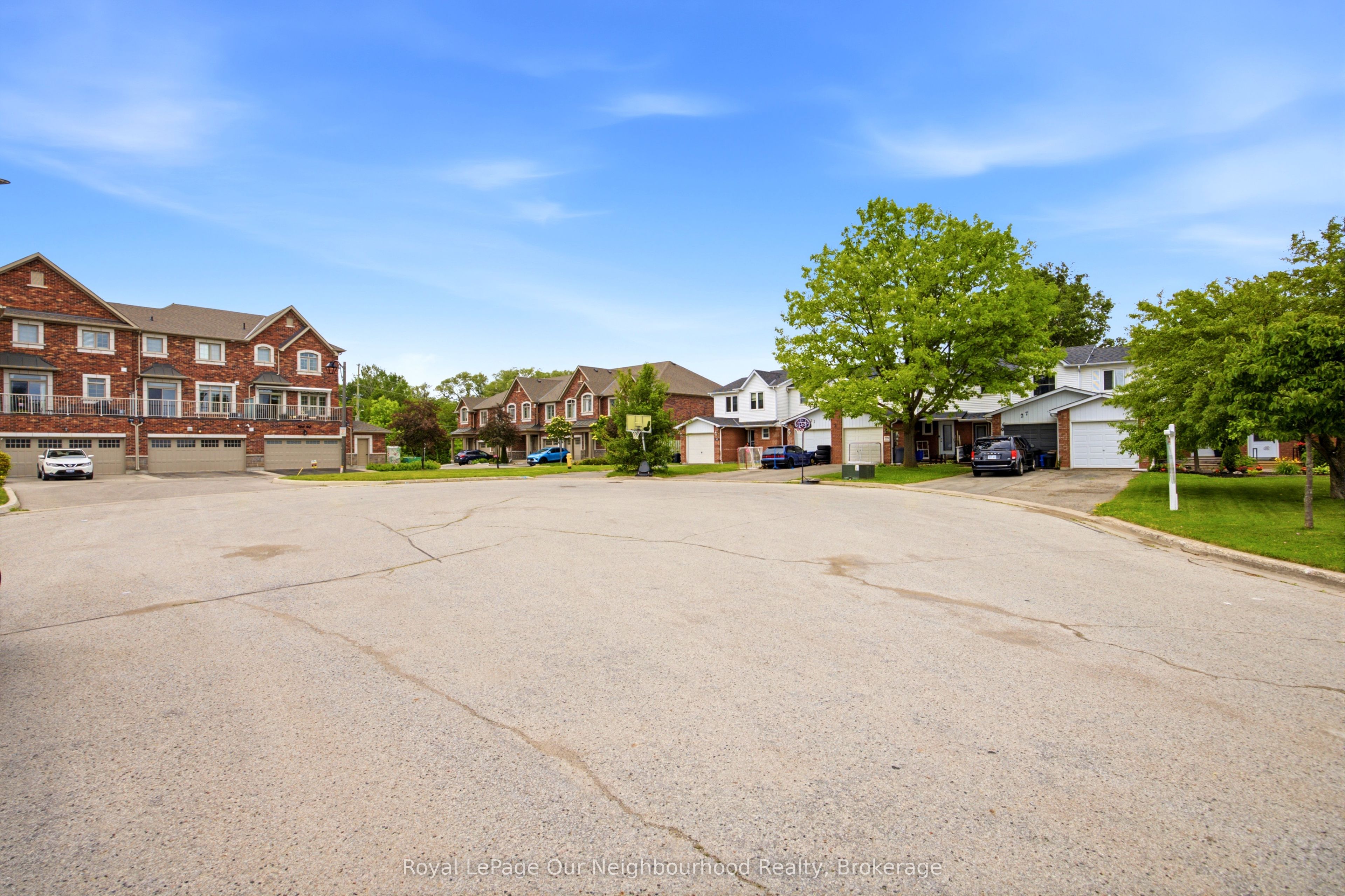 25 Hanning Court, Clarington, ON L1C 4R3 photo 4