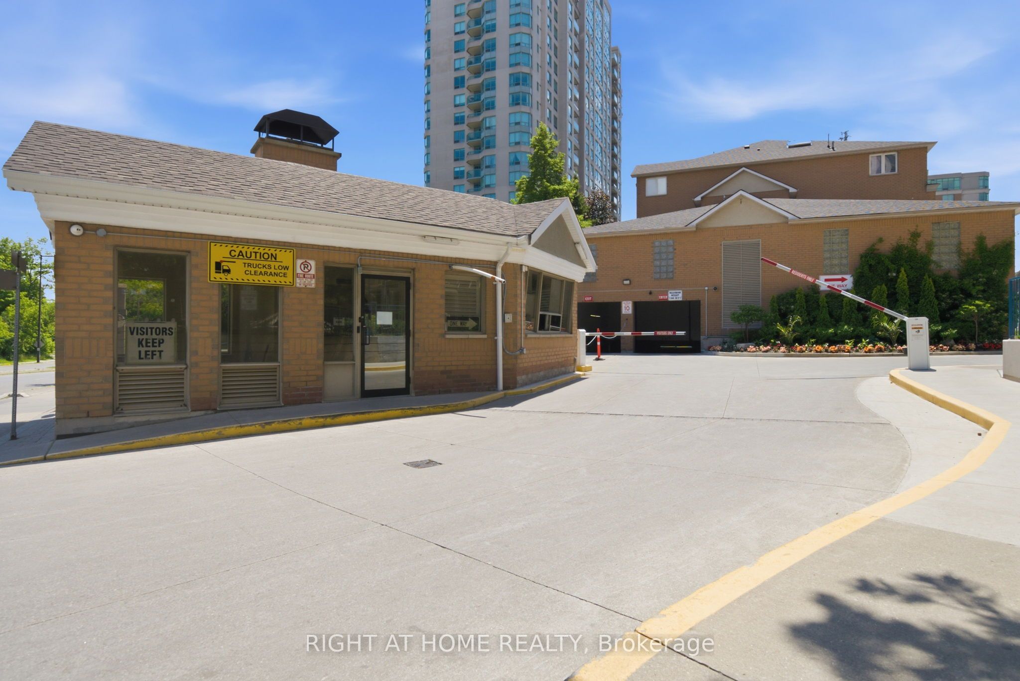 117 Omni Drive 25, Toronto, ON M1P 5A5 photo 2