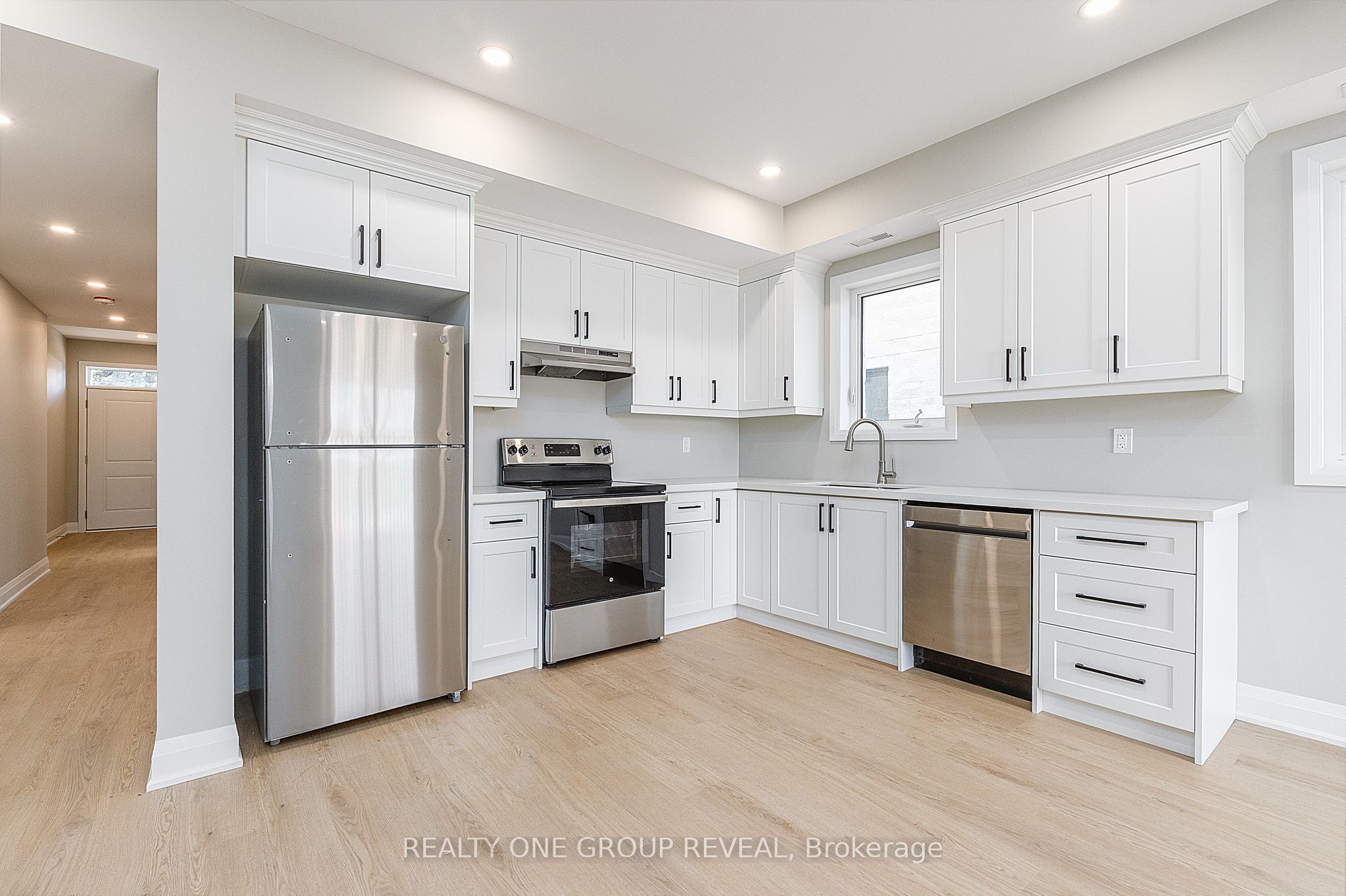 223 Grenfell Street Unit 1, Oshawa, ON L1J 4W3 photo 2