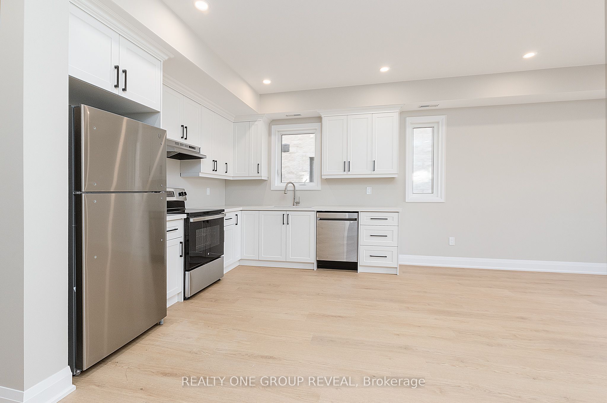 223 Grenfell Street Unit 1, Oshawa, ON L1J 4W3 photo 3