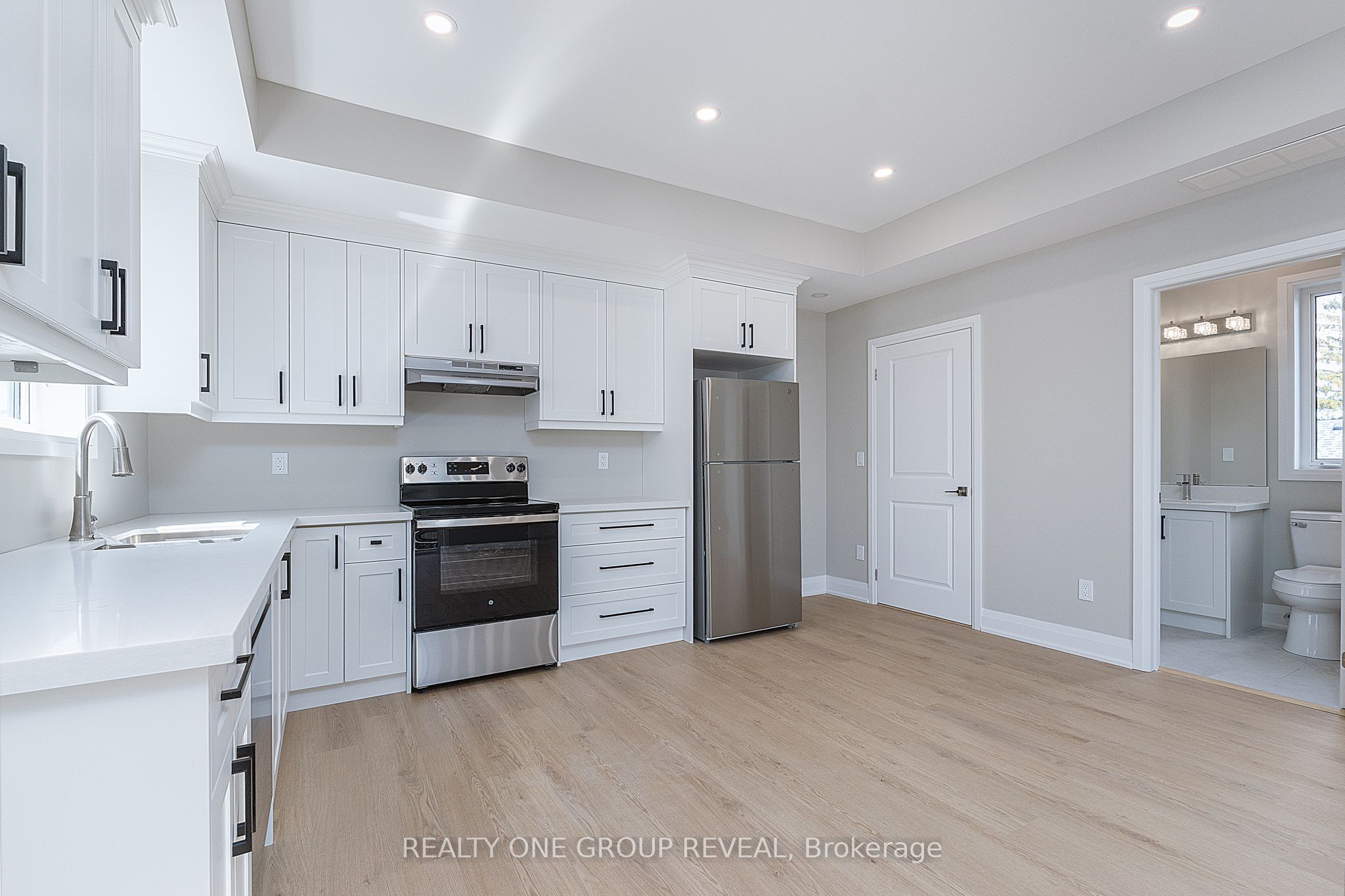 223 Grenfell Street Unit 2, Oshawa, ON L1J 4W3 photo 4