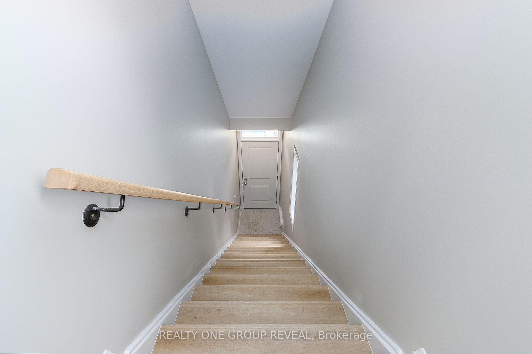 223 Grenfell Street Unit 3, Oshawa, ON L1J 4W3 photo 2