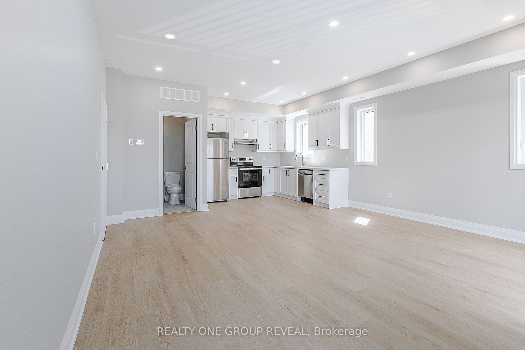 223 Grenfell Street Unit 3, Oshawa, ON L1J 4W3 photo 5