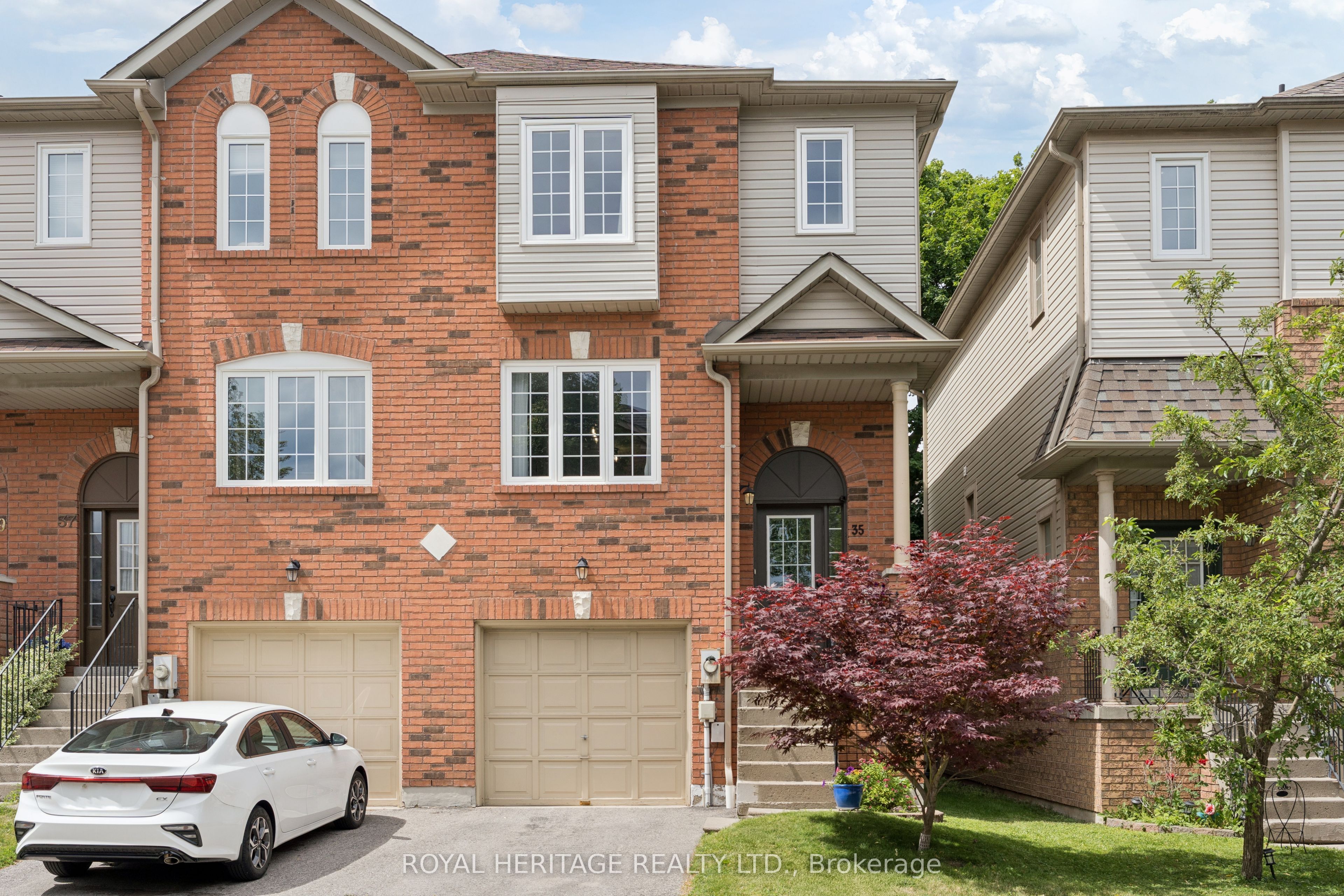 35 Aspen Park Way, Whitby, ON L1N 9M6 photo 2