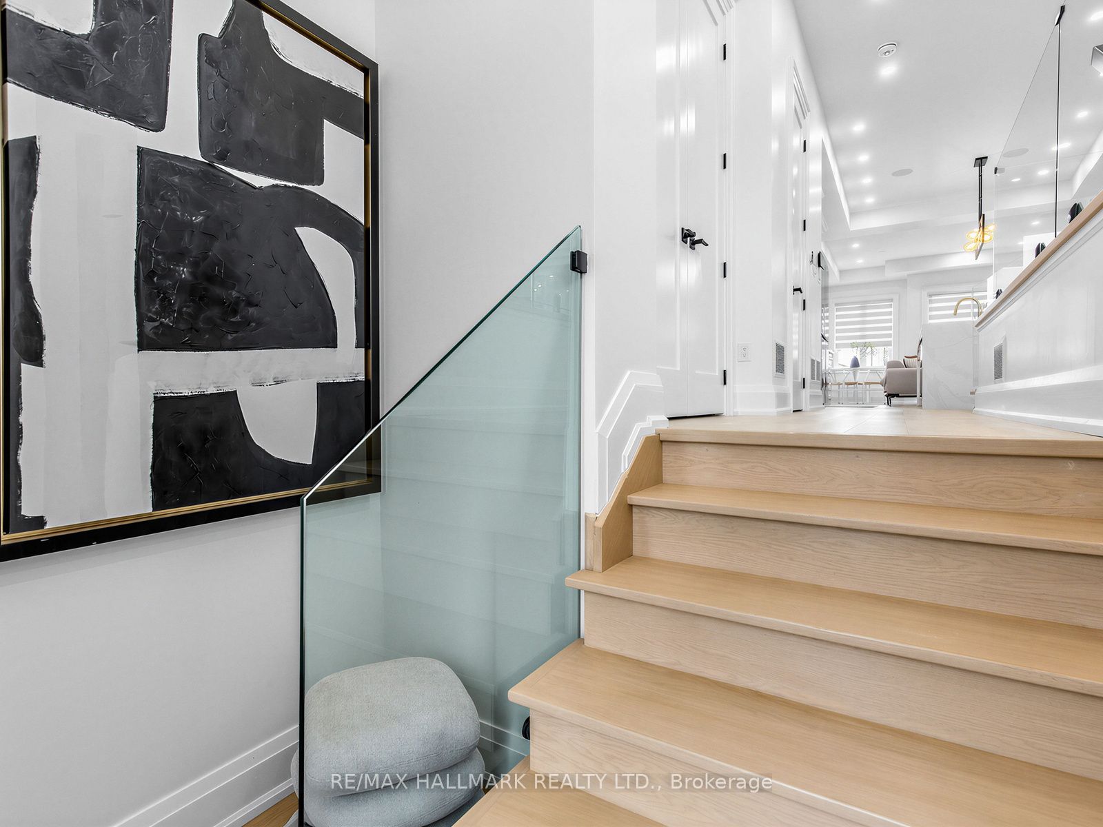 34 Roosevelt Road, Toronto, ON M4J 4T6 photo 5