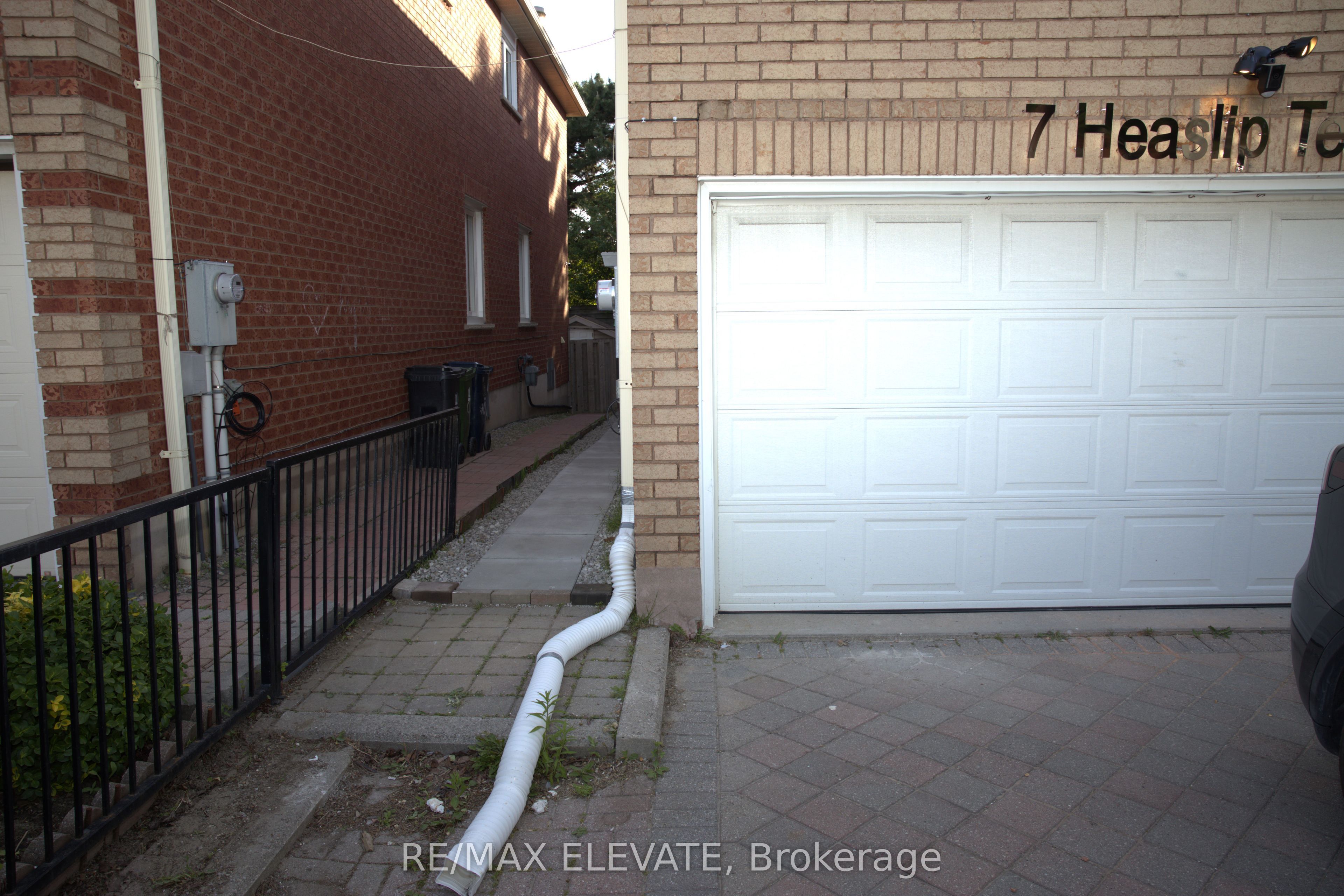 7 Heaslip Terrace Basement, Toronto, ON M1T 1W8 photo 2