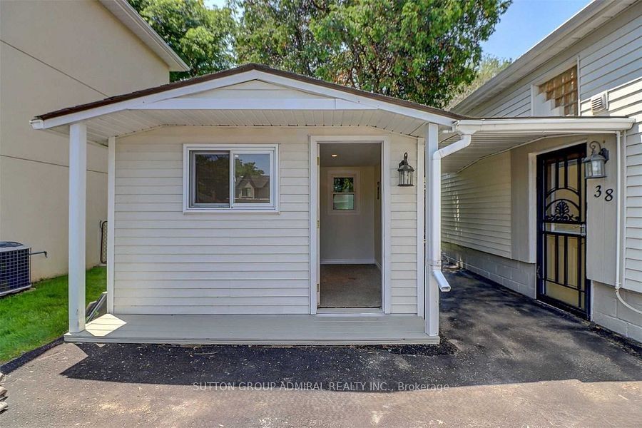 38 Fenwood Heights, Toronto, ON M1M 2V8 photo 3