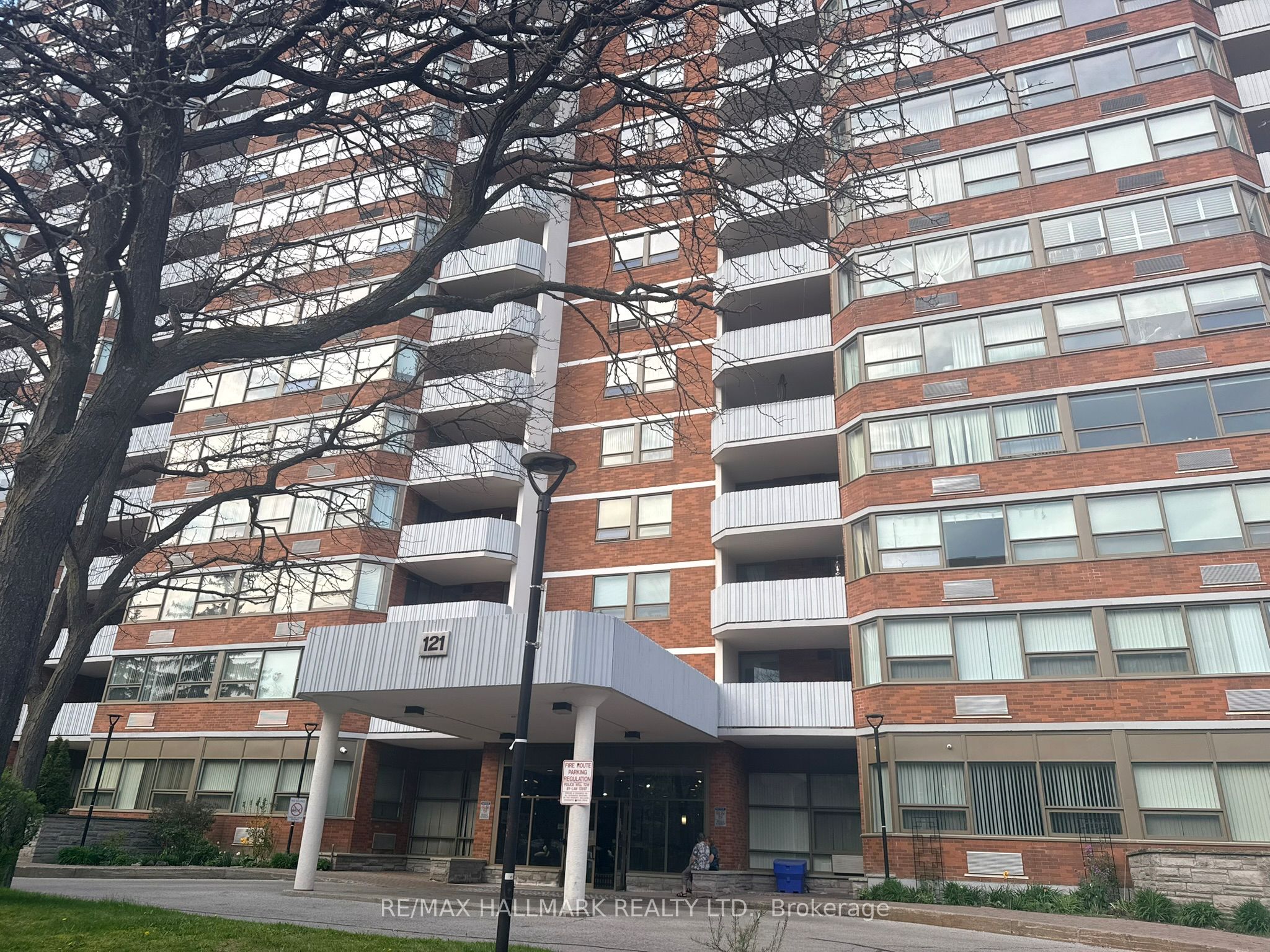 121 Ling Road 1612, Toronto, ON M1E 4Y2